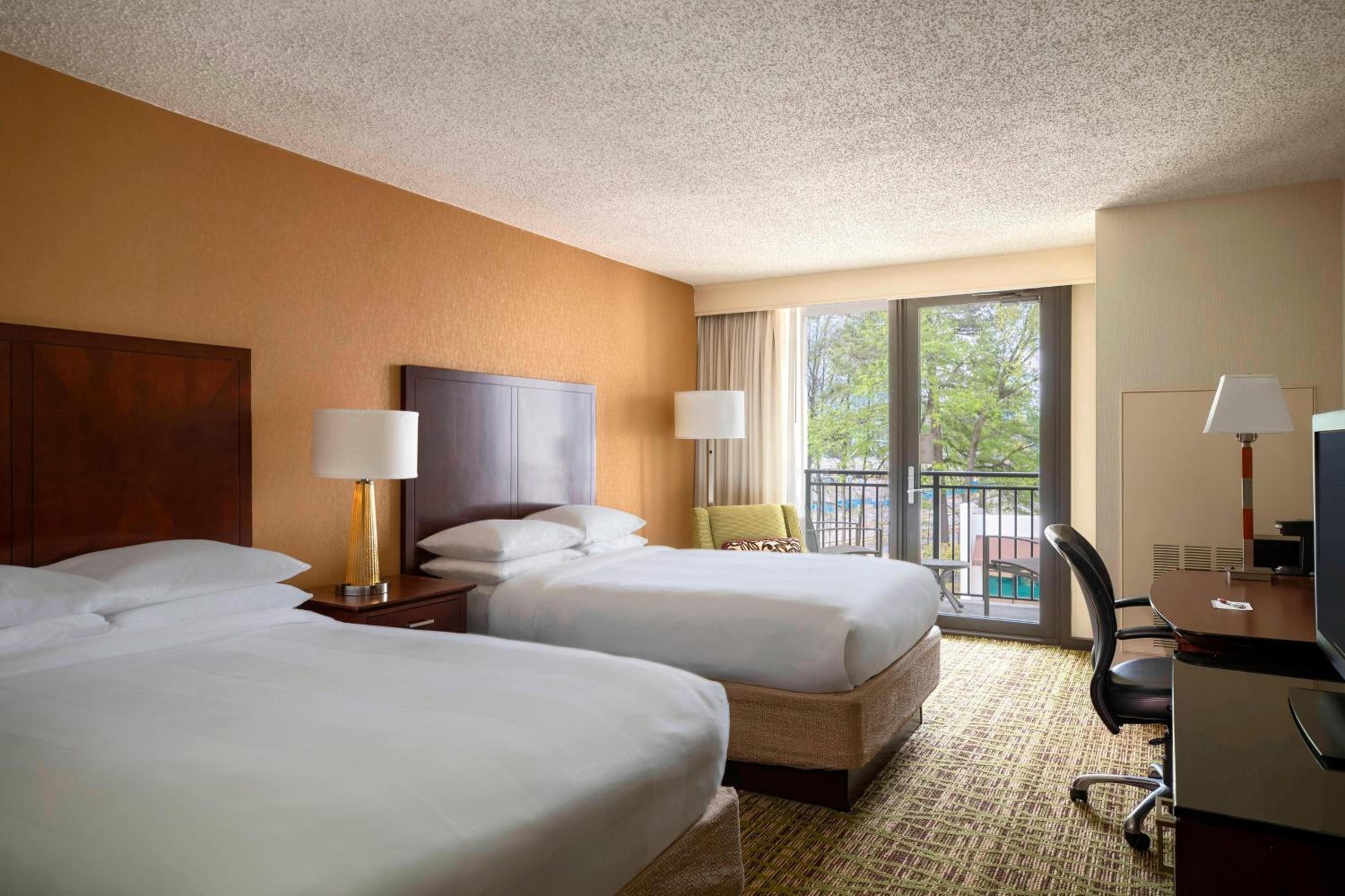  Queen Beds, M Club Lounge Access, Balcony, Guest Room Mobilty Accessible Room with Bathtub