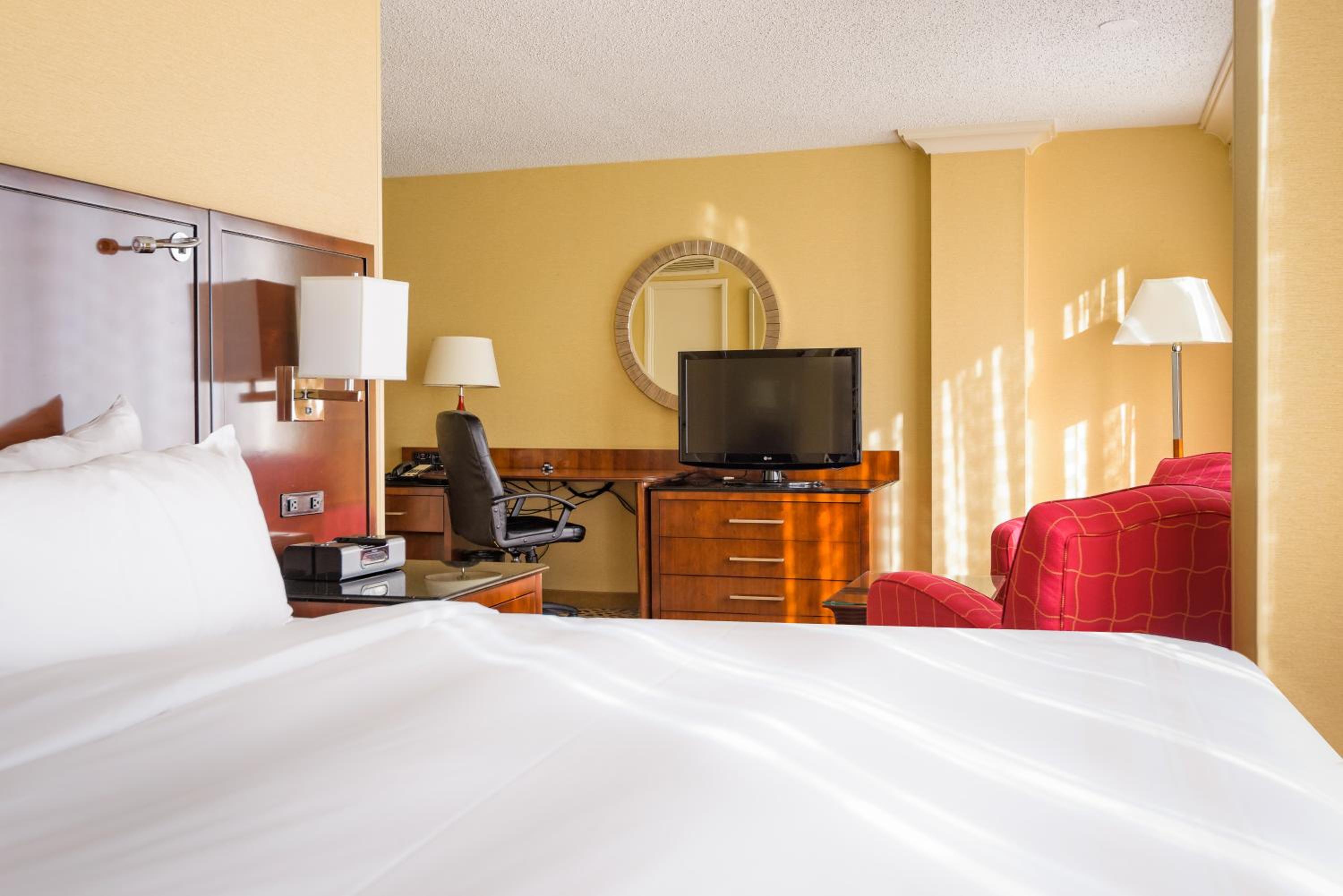 Guest Room with Two Double Beds - High Floor