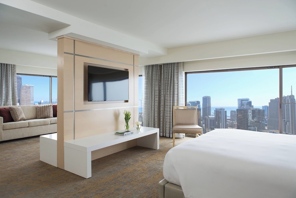 Suite, 1 Bedroom, City View