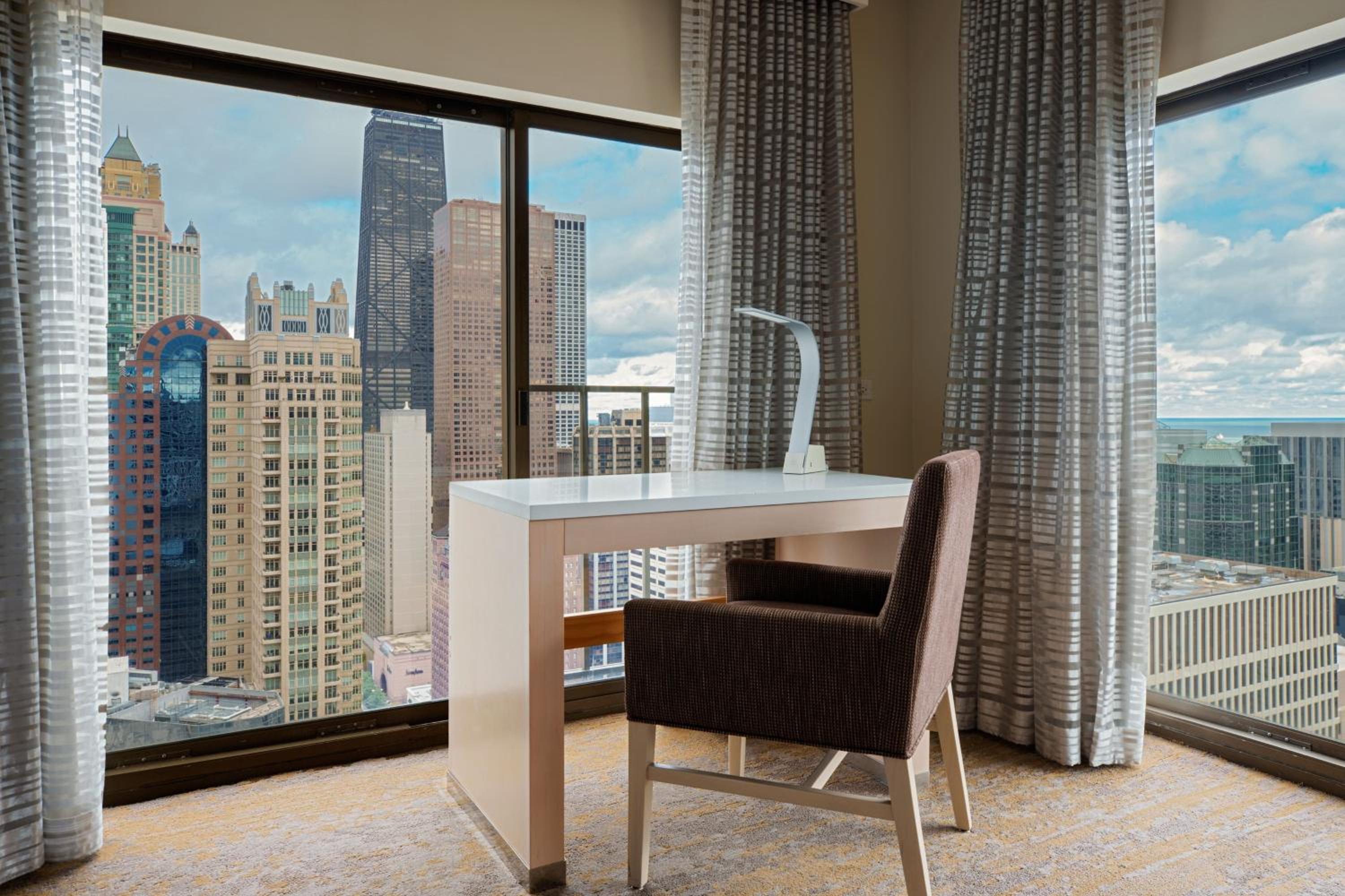King Room with City View - Hearing Accessible/High Floor