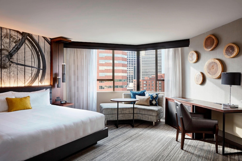 Club Room, 1 King Bed