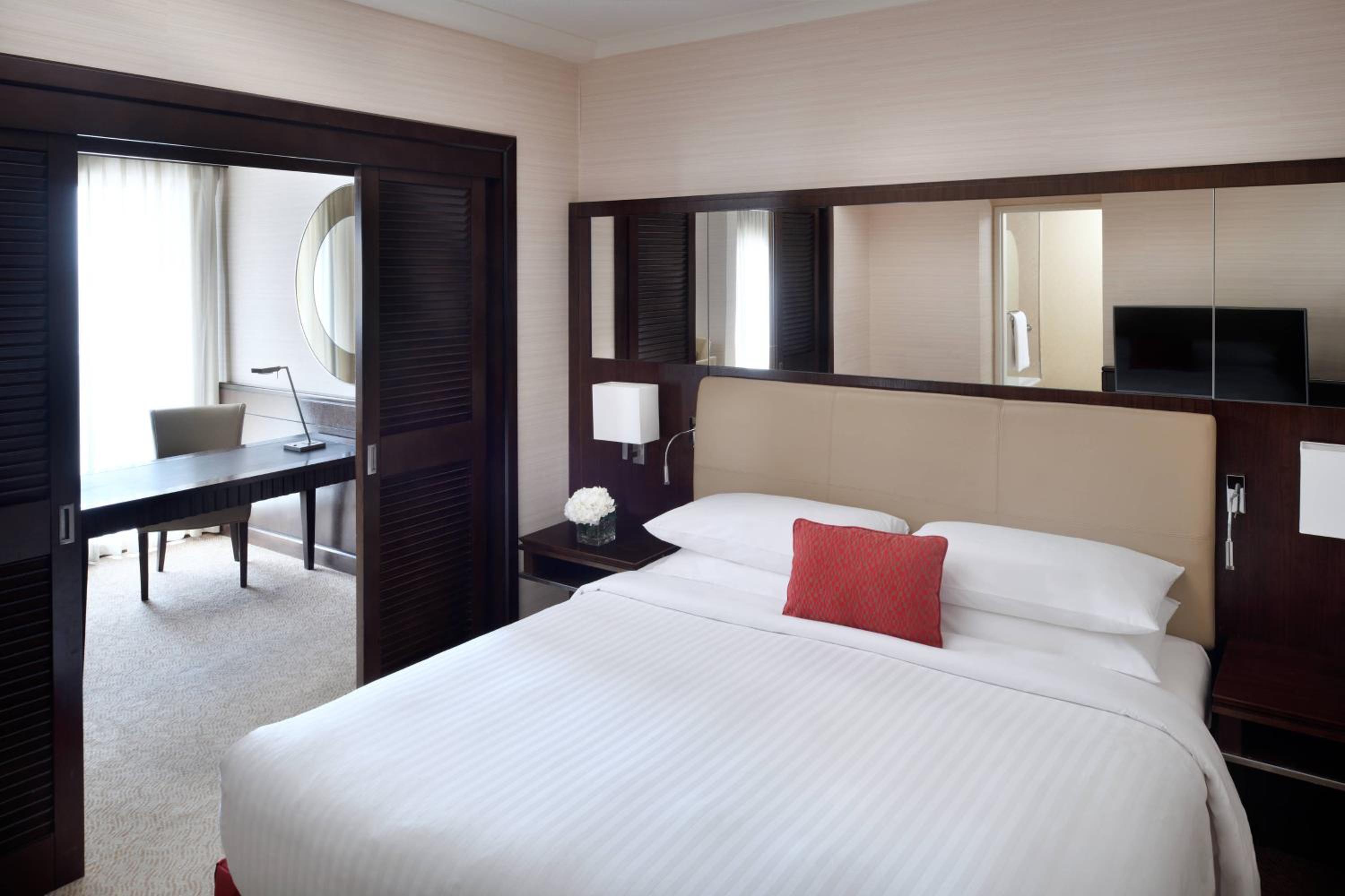 Business Suite, Executive lounge access, 1 Bedroom Suite