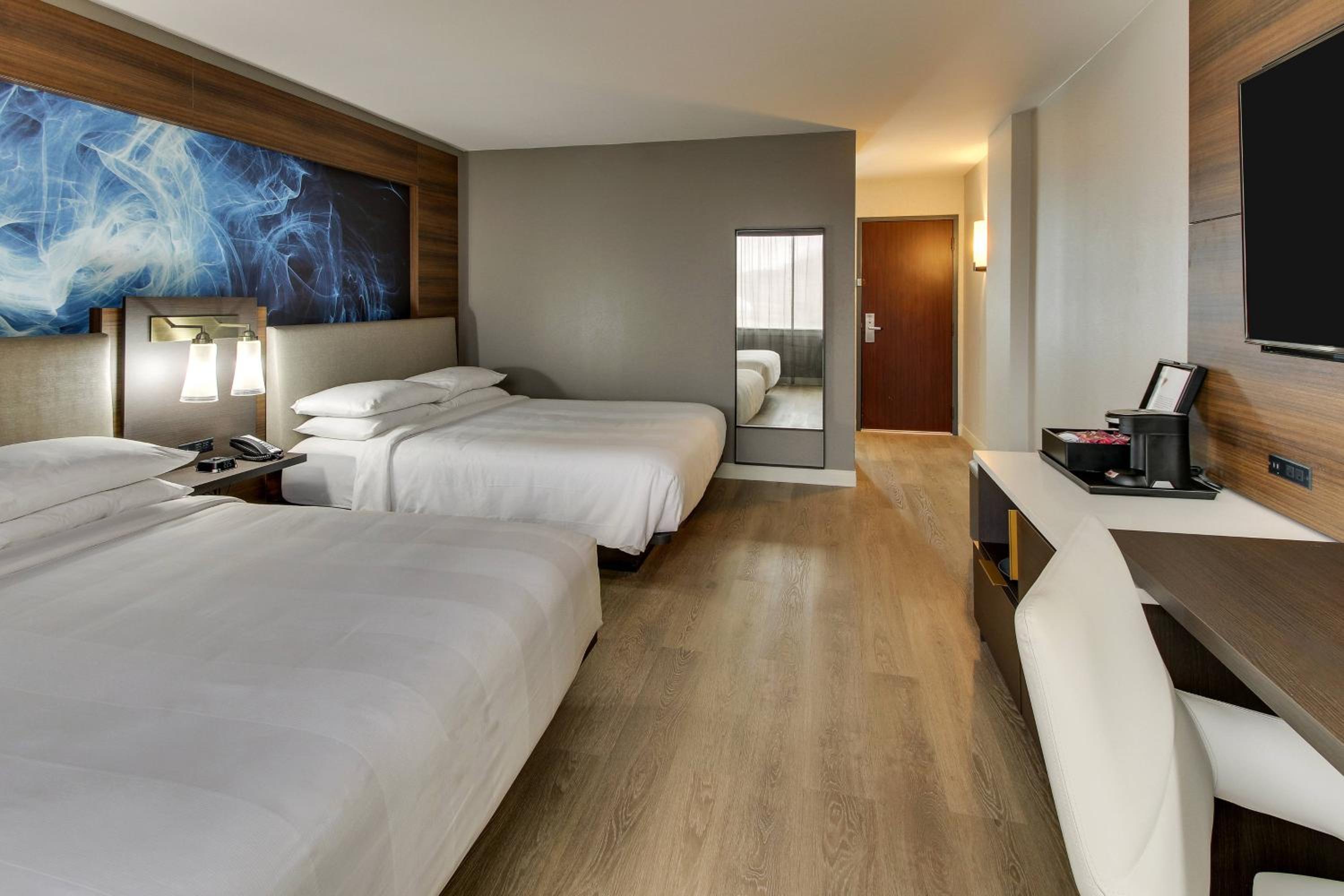 Guest Room with 2 Double Beds
