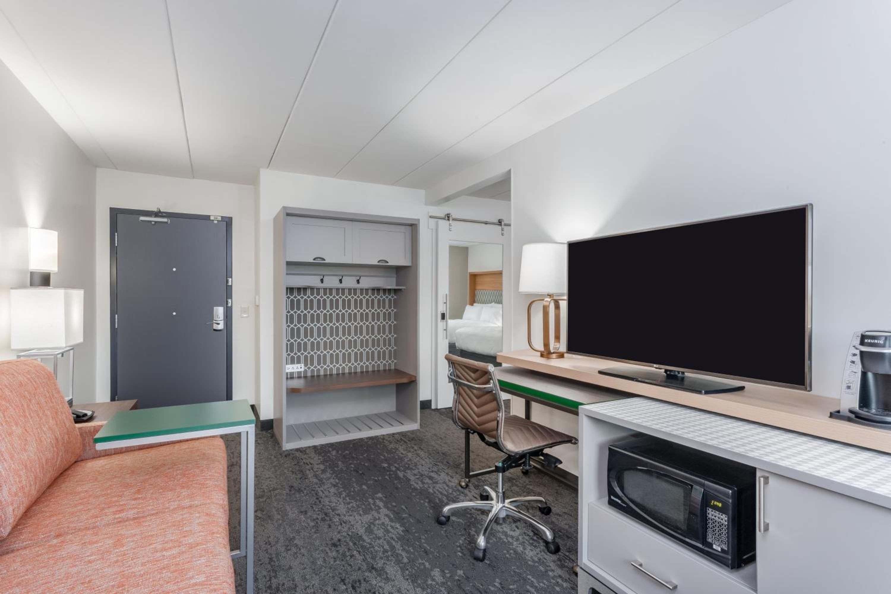 Suite with Two Queen Beds - Communications Access