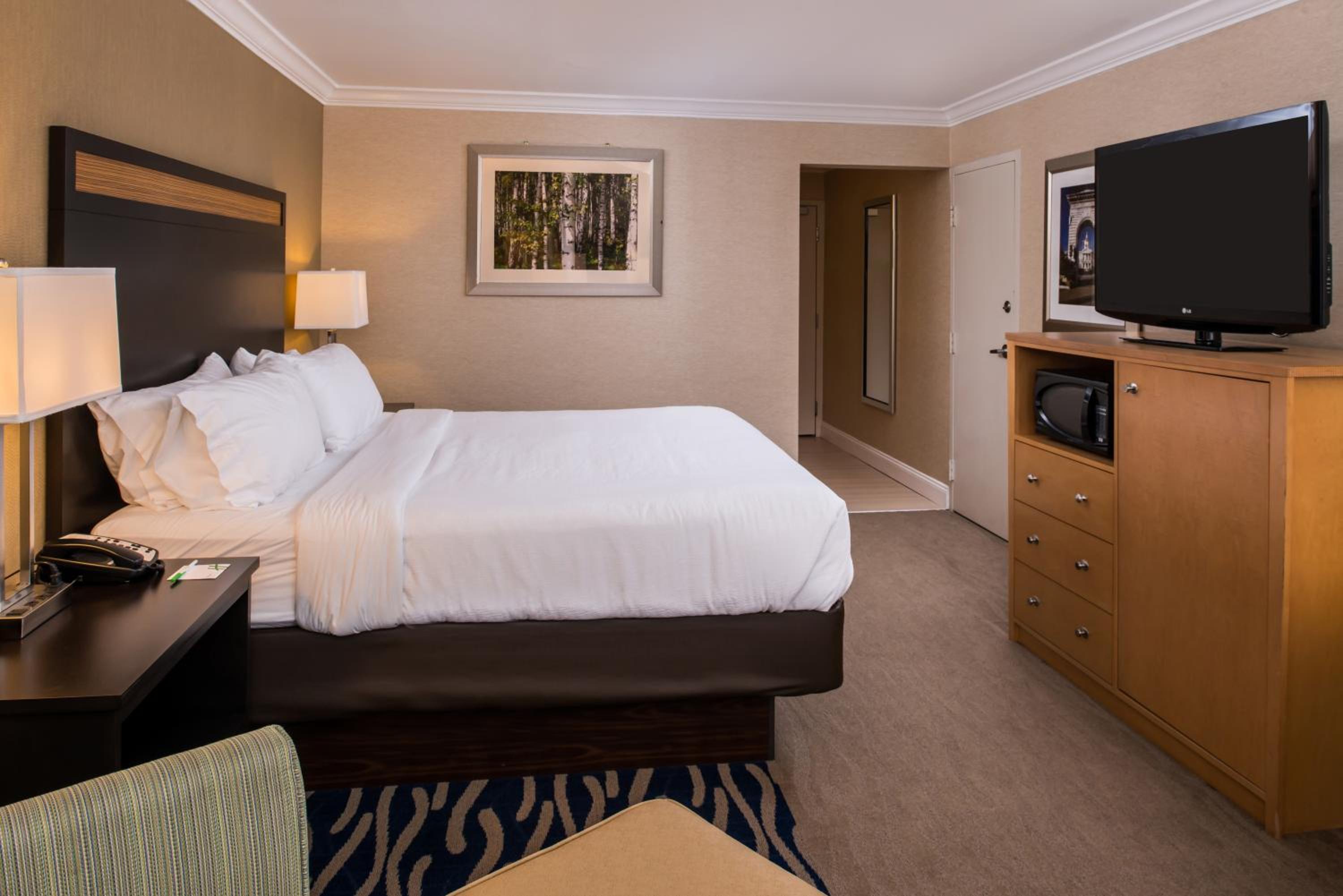 Standard King Room