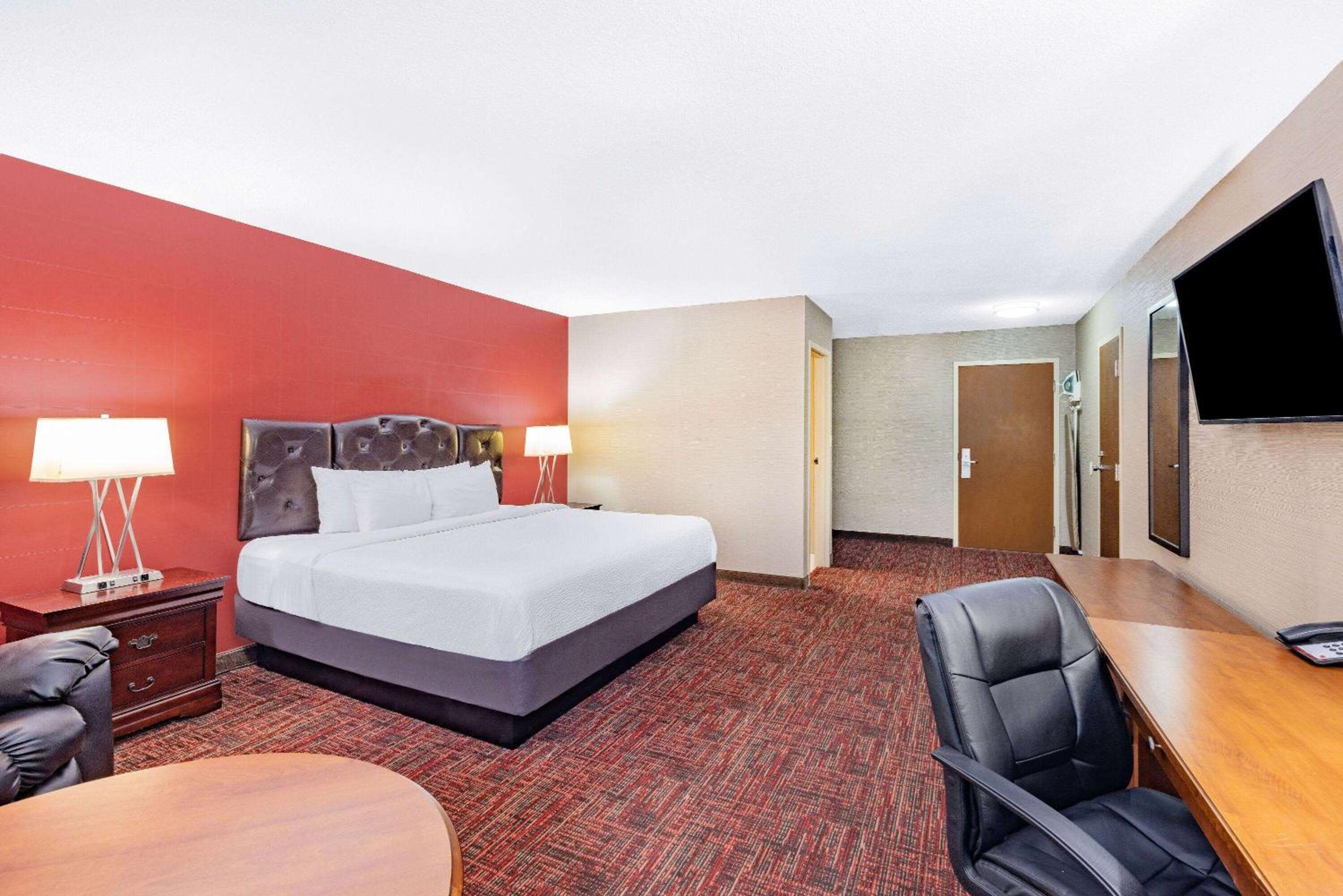 Deluxe King Room, Non-Smoking