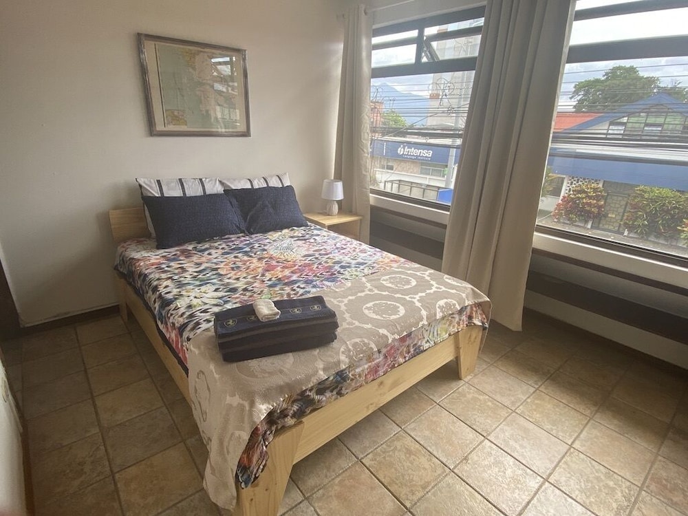 Executive Apartment, 1 Queen Bed, Non Smoking, Mountain View