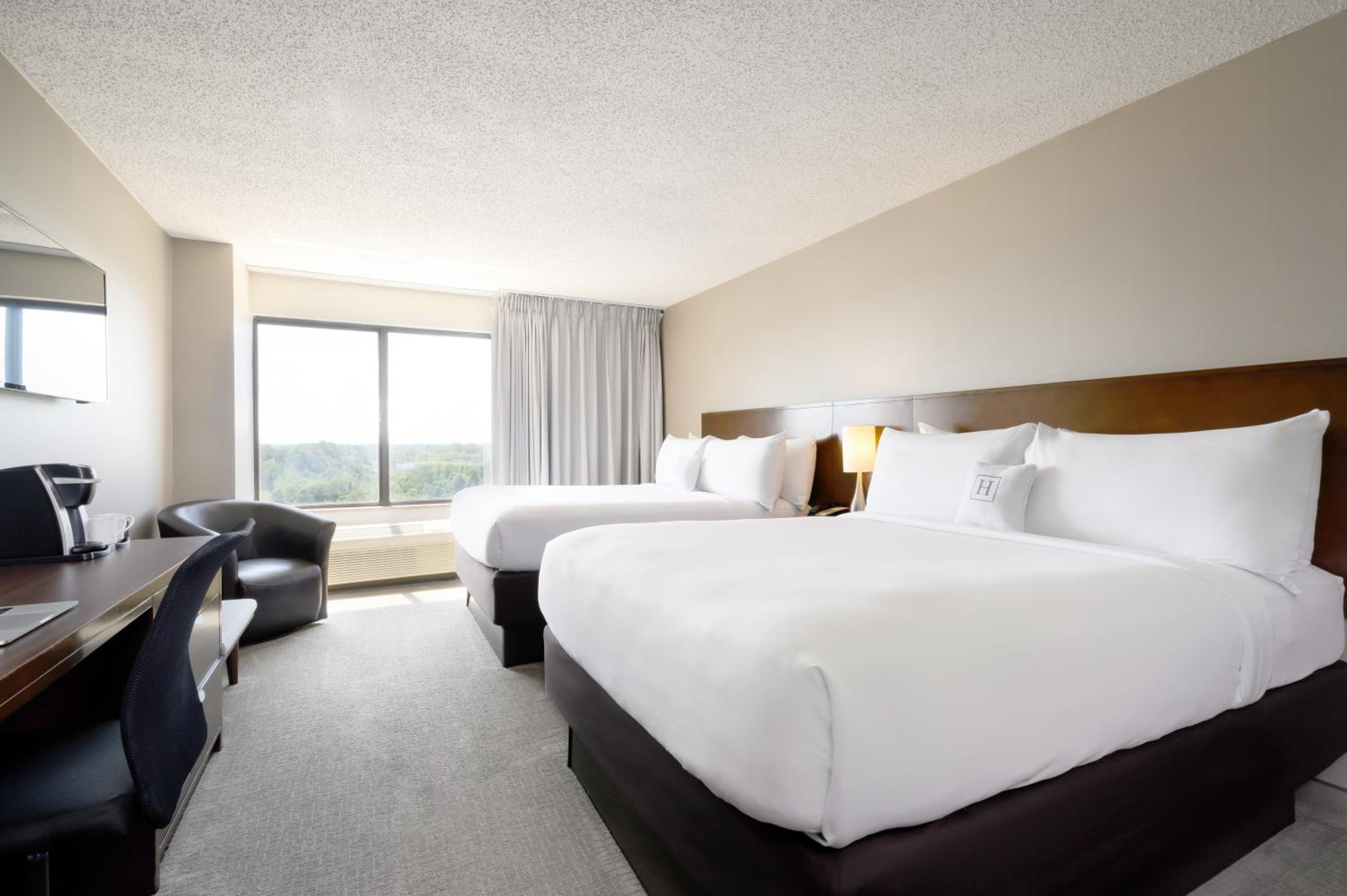 Queen Room With Two Queen Beds - Non-Smoking