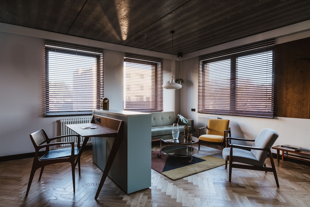 Deluxe Apartment