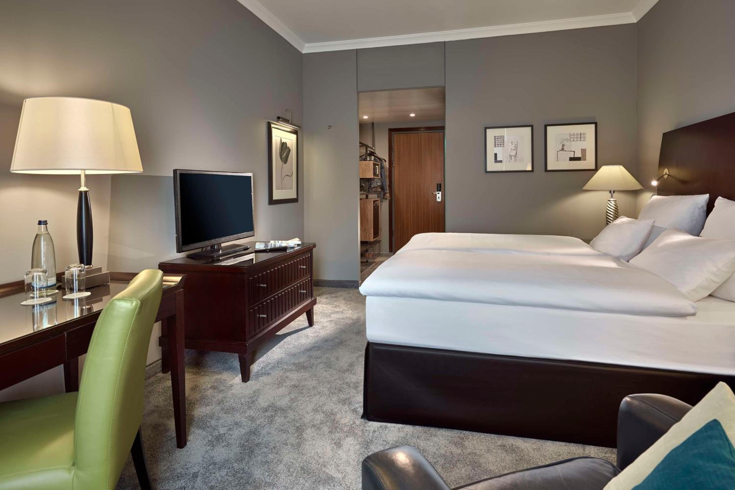 Premium King Room