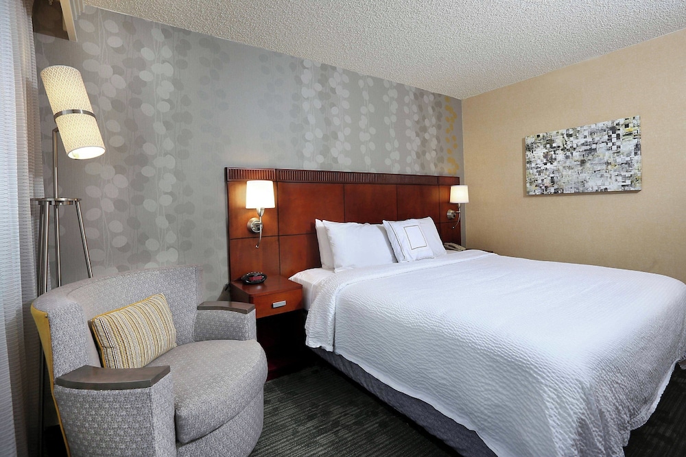 Room, 1 Queen Bed (Hearing Accessible)