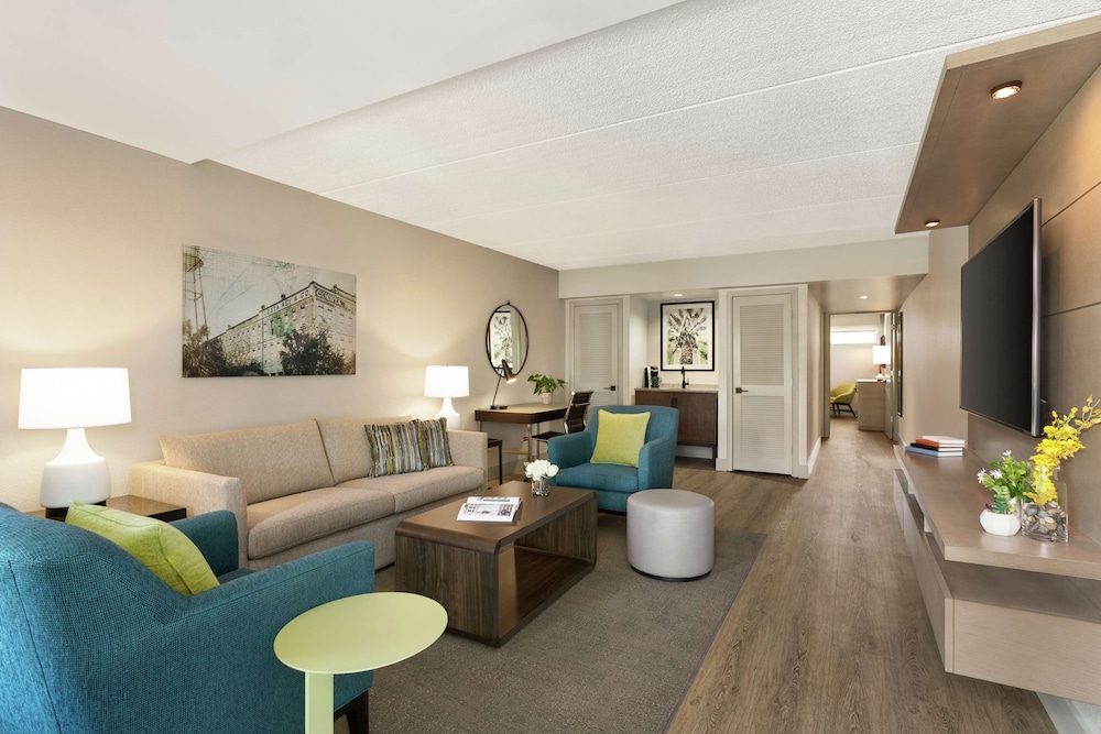 Suite, 1 King Bed (Bonita Vista)