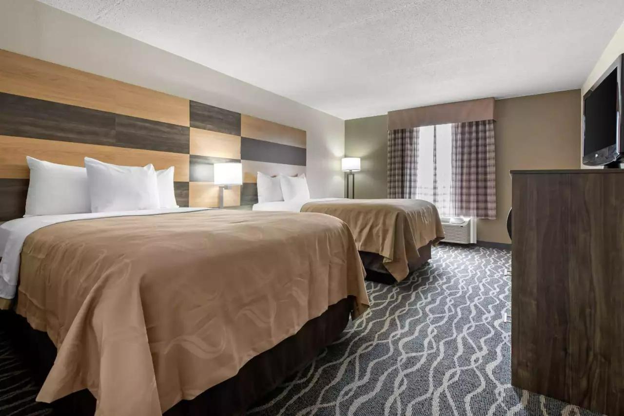 Double Room No Roll-In Shower - Accessible/Non-Smoking