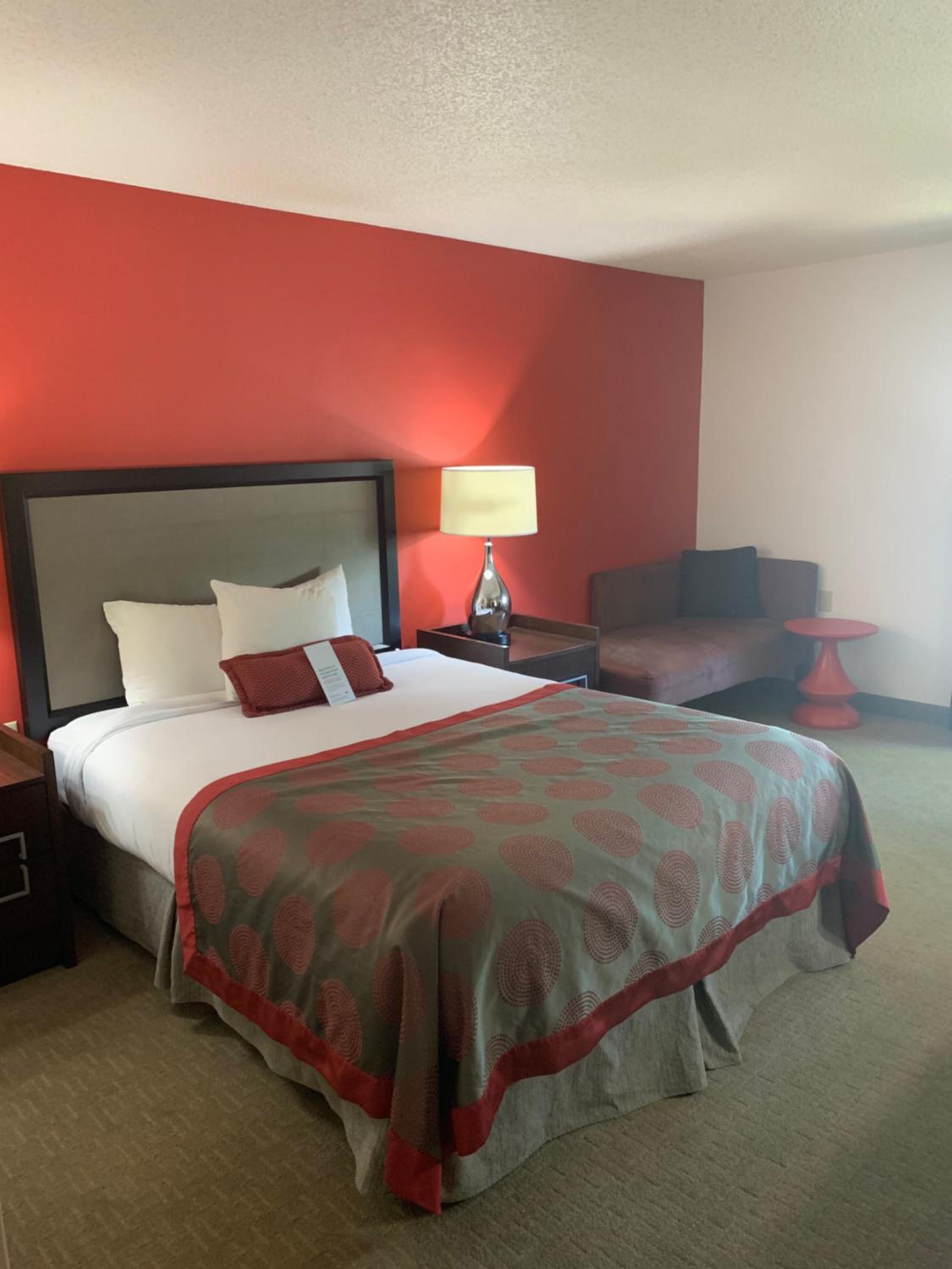 Queen Room - Disability Access - Non-Smoking