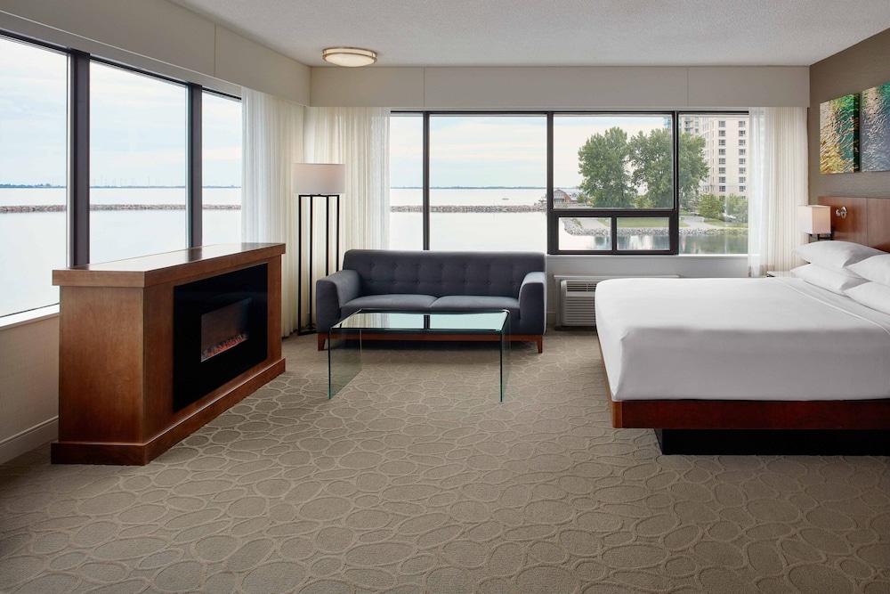 Deluxe Room, 1 King Bed, Corner