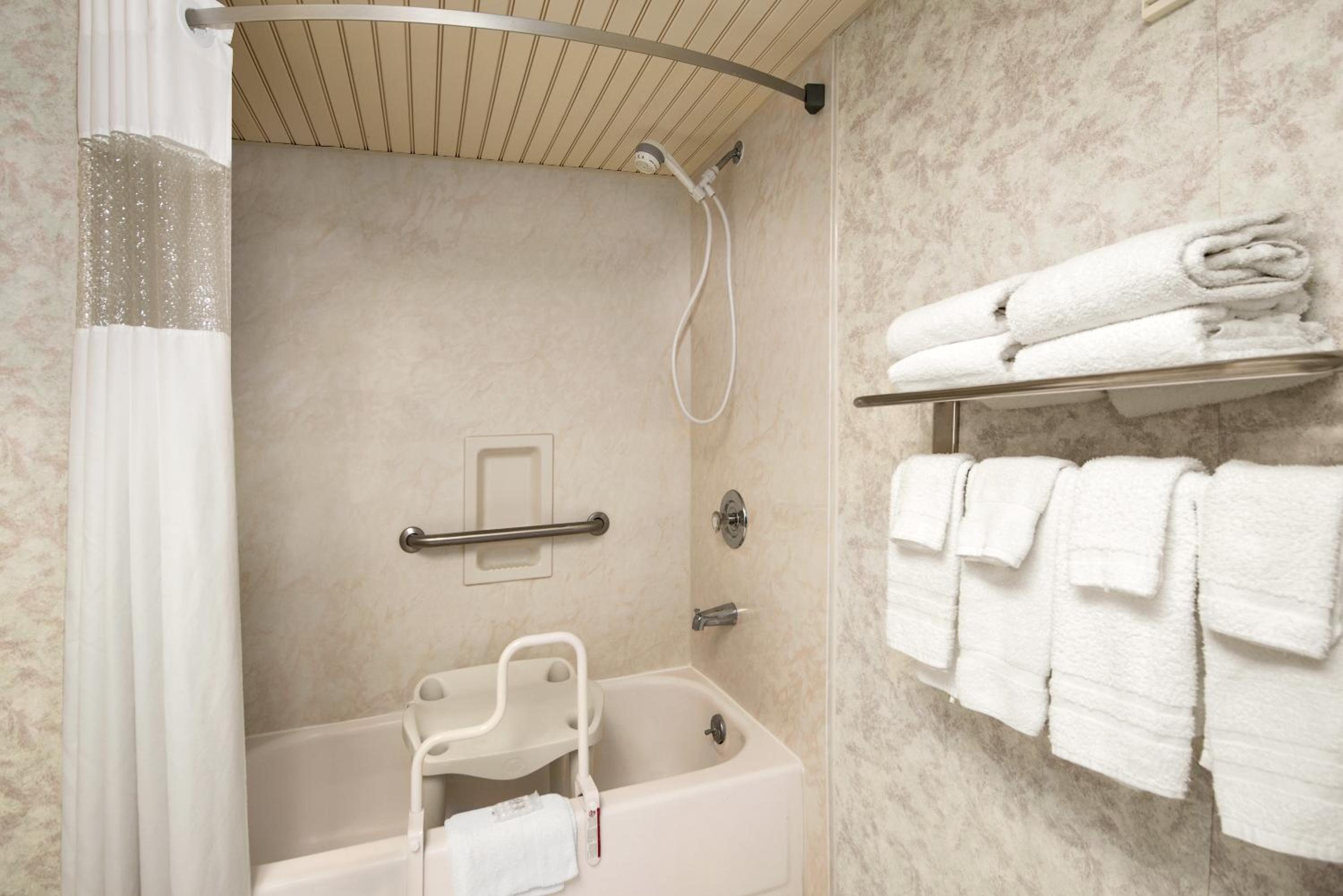 Double Room With Two Double Beds - Mobility Access/Non-Smoking
