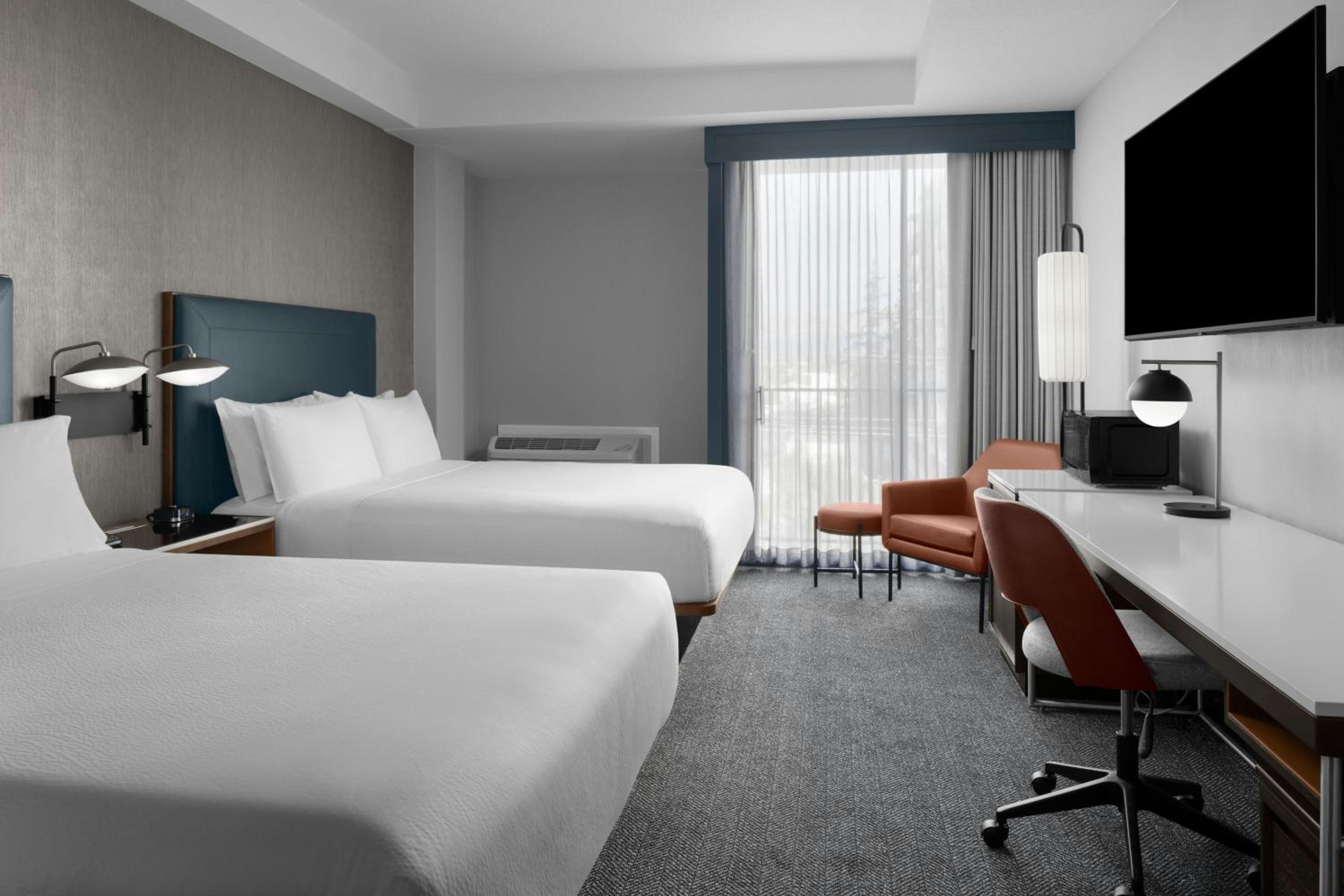 Queen Room with Two Queen Beds - Hearing Accessible