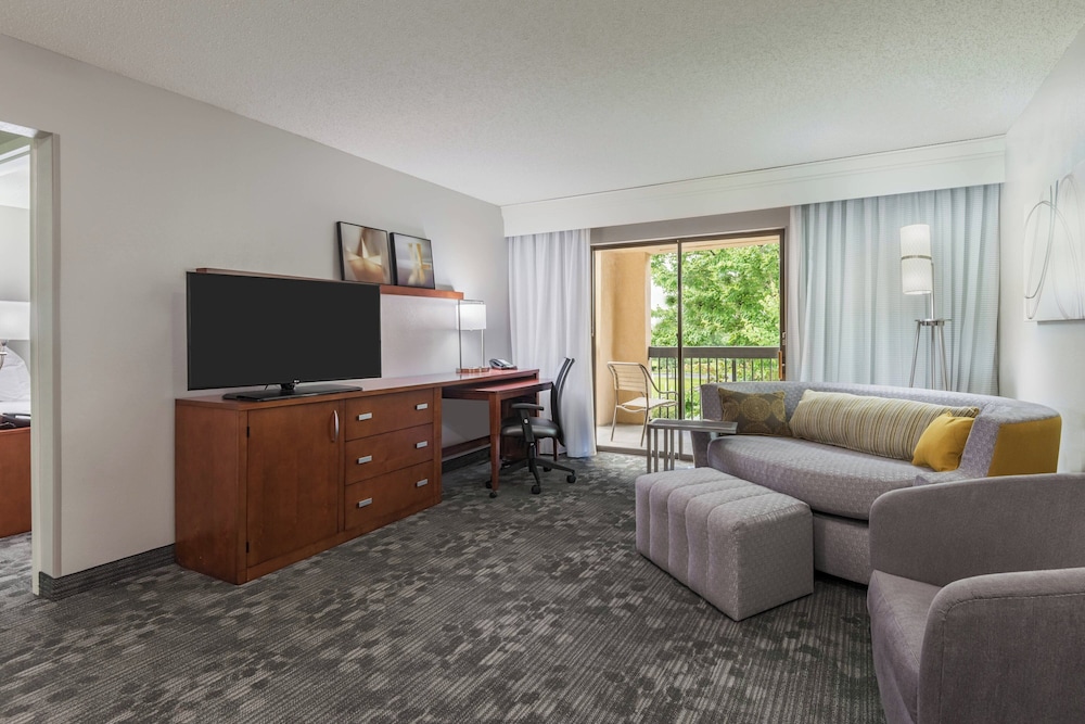 Suite, 1 Bedroom, Balcony