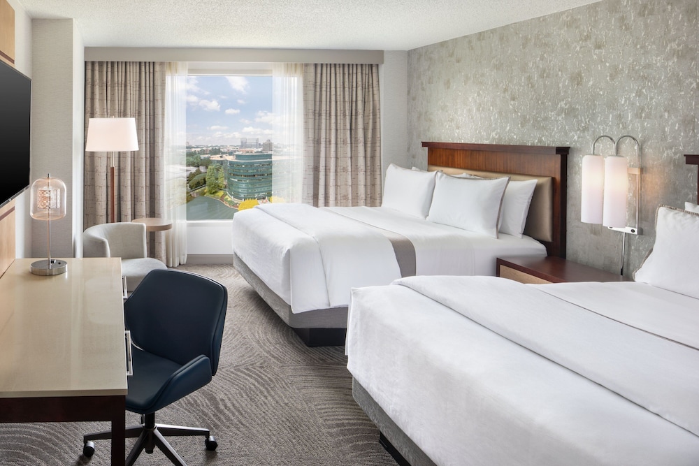 Superior Room, 2 Queen Beds, Lake View