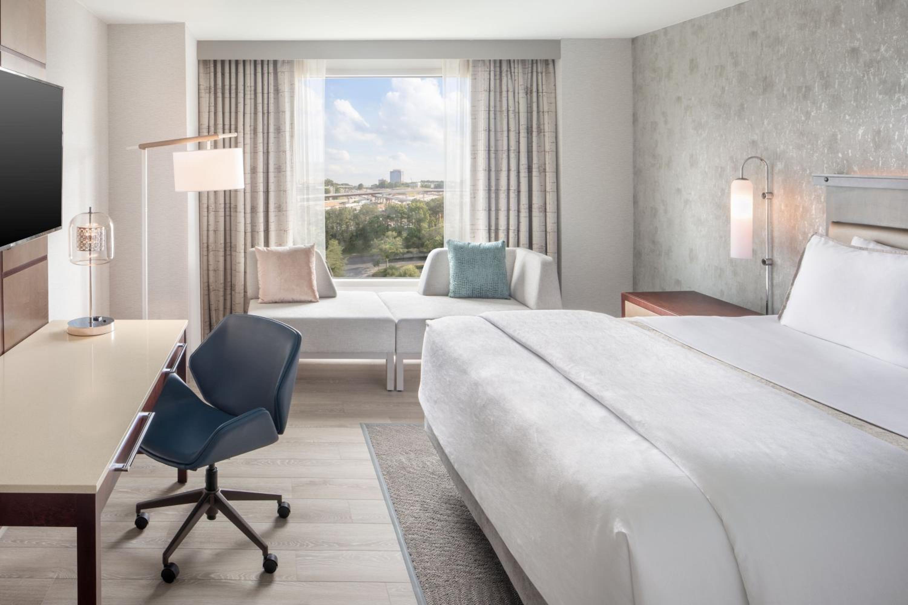 Deluxe King Room