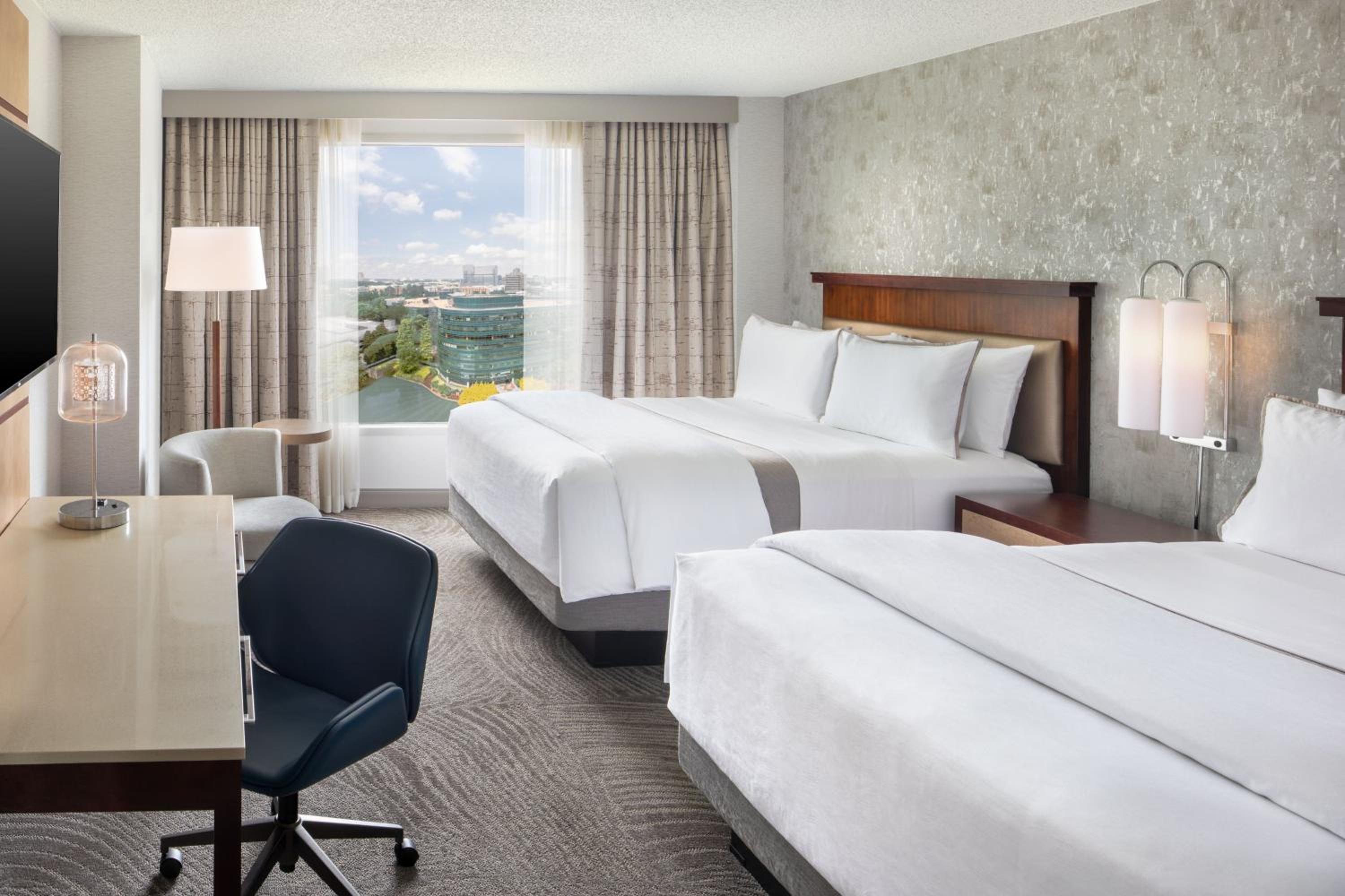 Guest room, Queen, Lake view