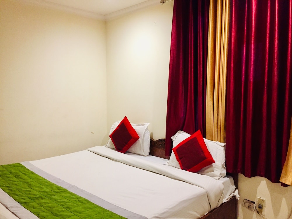 Basic Double Room Single Use, 1 King Bed, Accessible, City View