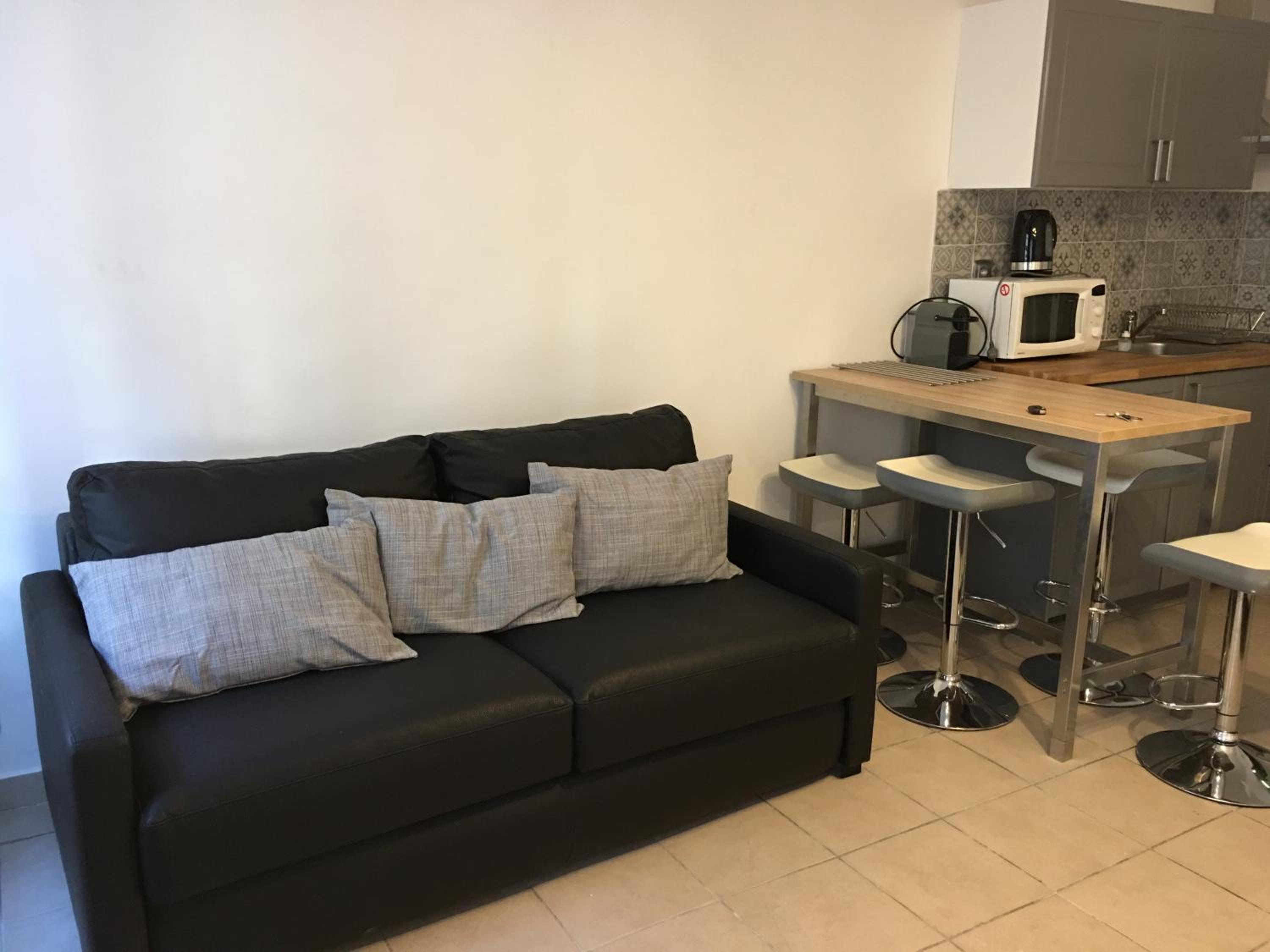 Studio Apartment