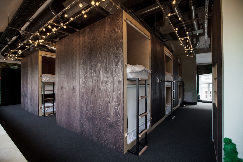 Double Capsule In The Shared Bedroom