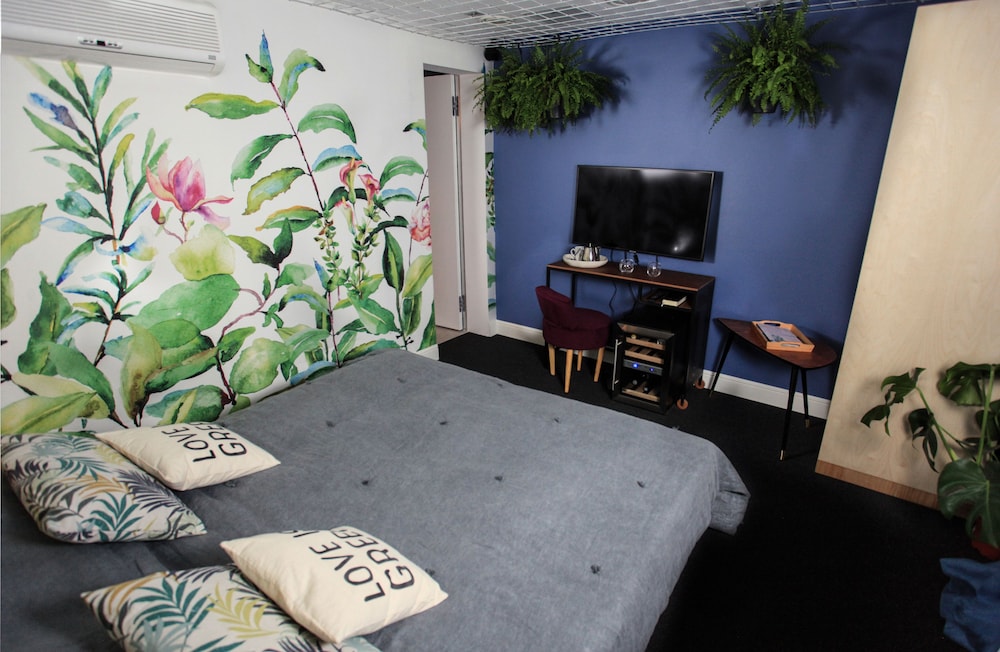 Design Room, 1 King Bed, Private Bathroom (Terrace)