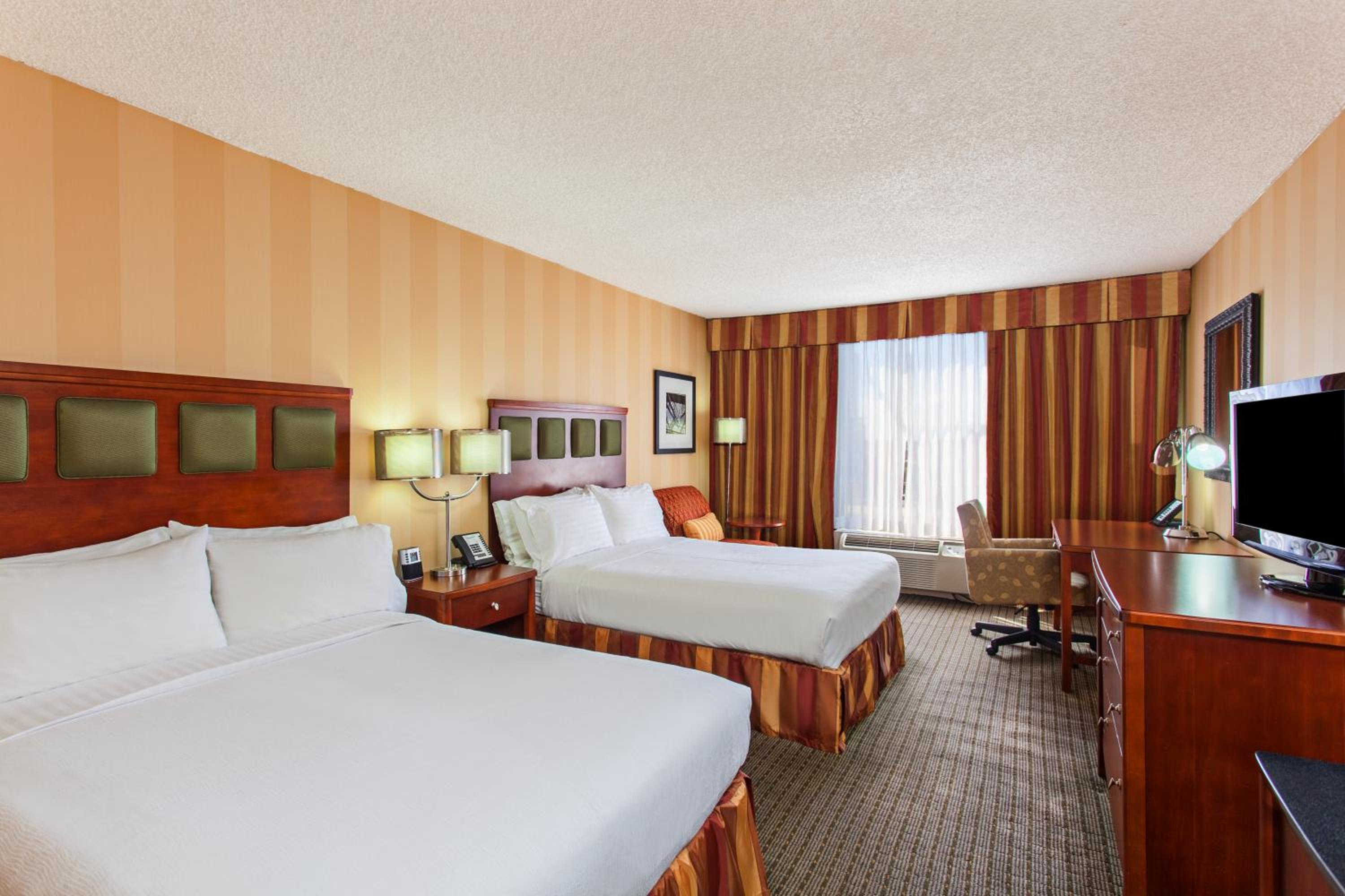 Standard Double Room with Two Double Beds - High Floor