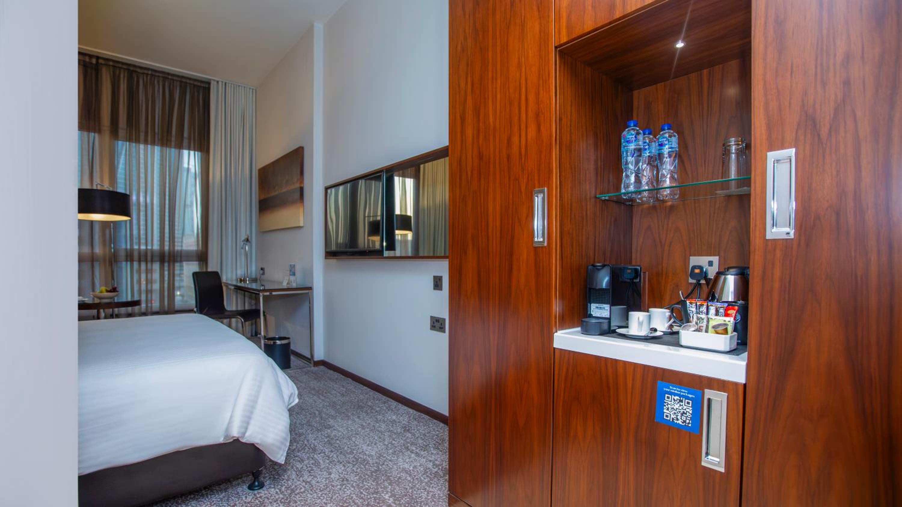 Centro Room High Floor – Queen Bed