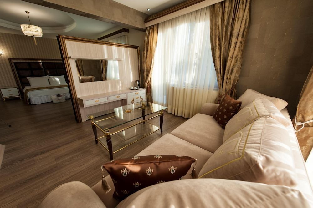 Deluxe Suite Jakuzi Dag Manzarali