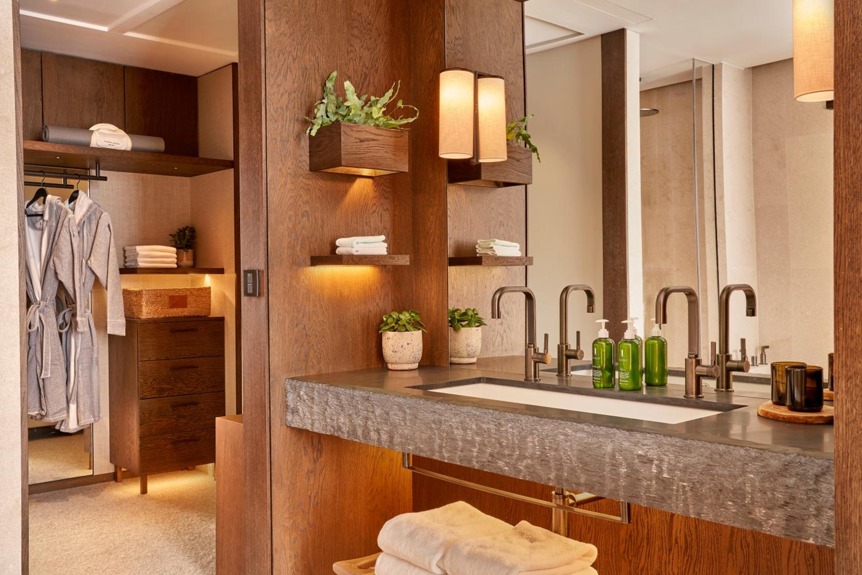 Skyline One Bedroom Terrace Suite