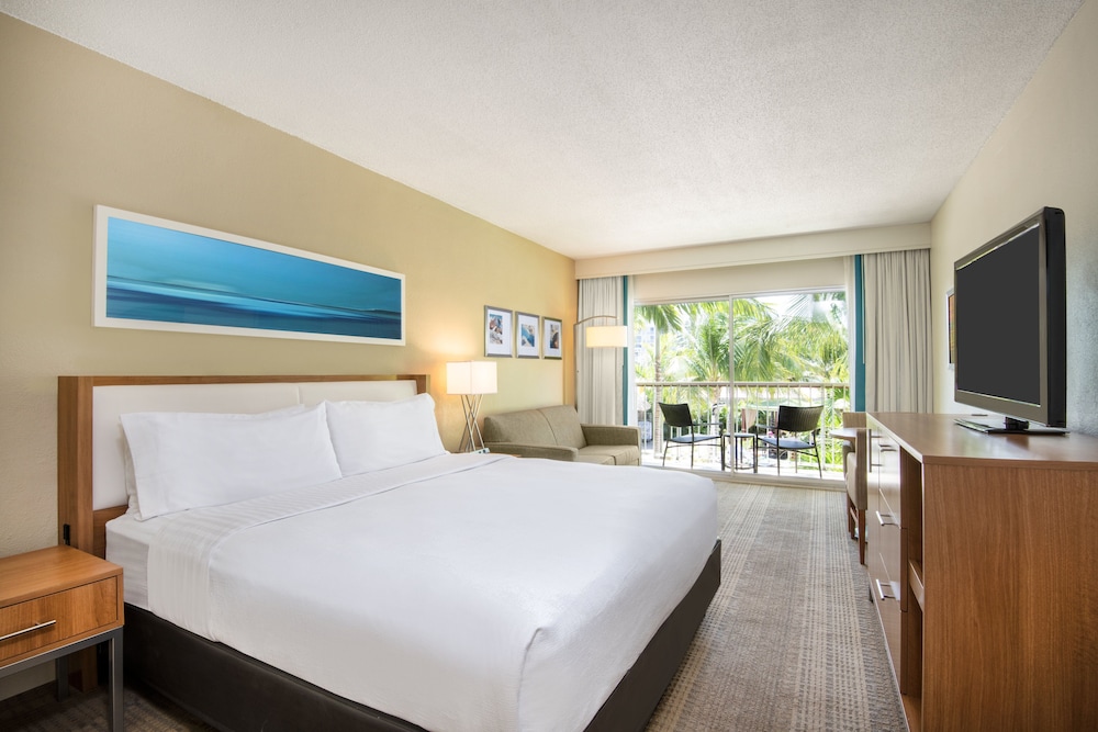 Standard Room, 1 King Bed, Resort View