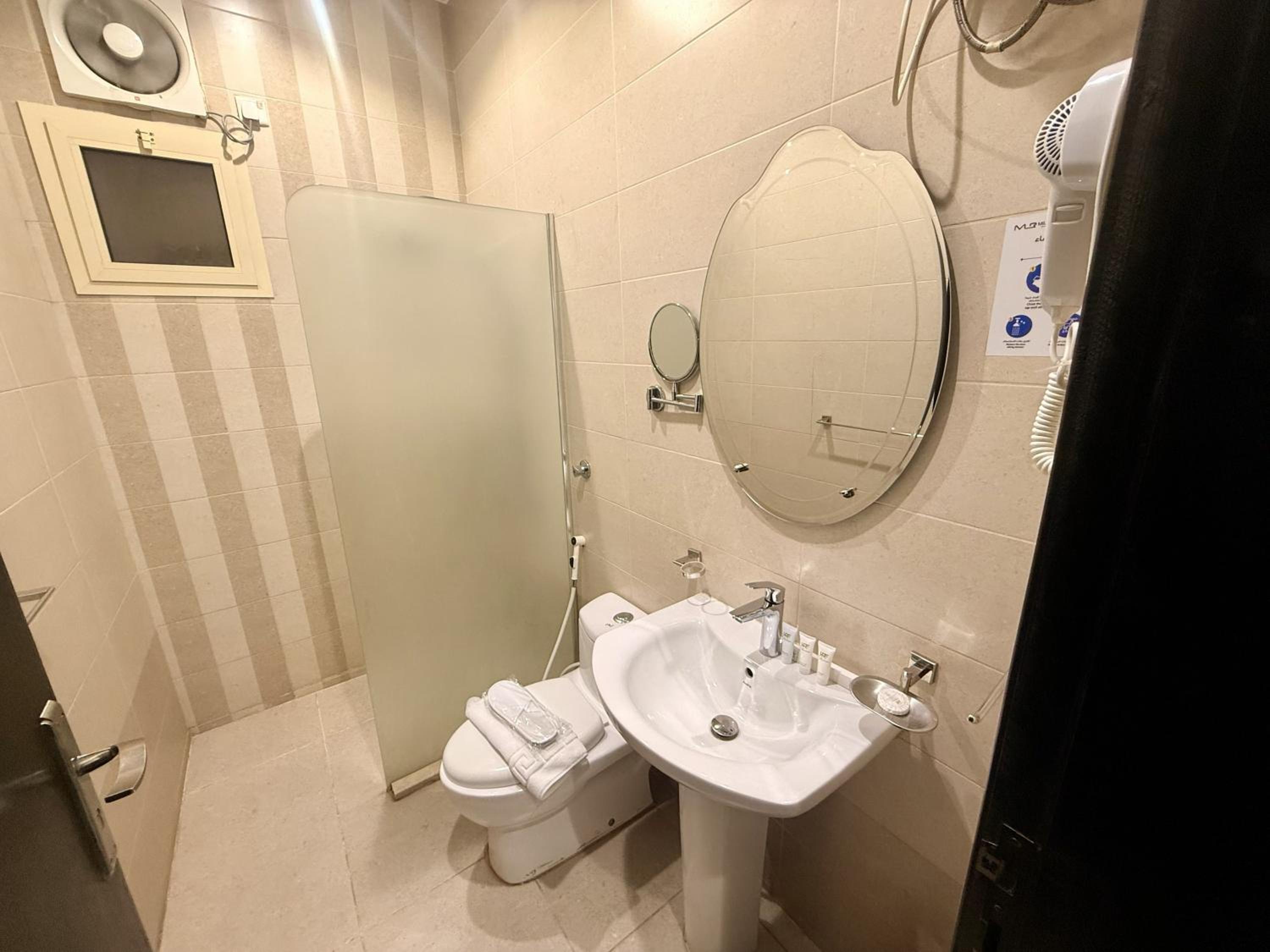 Deluxe One-Bedroom Apartment