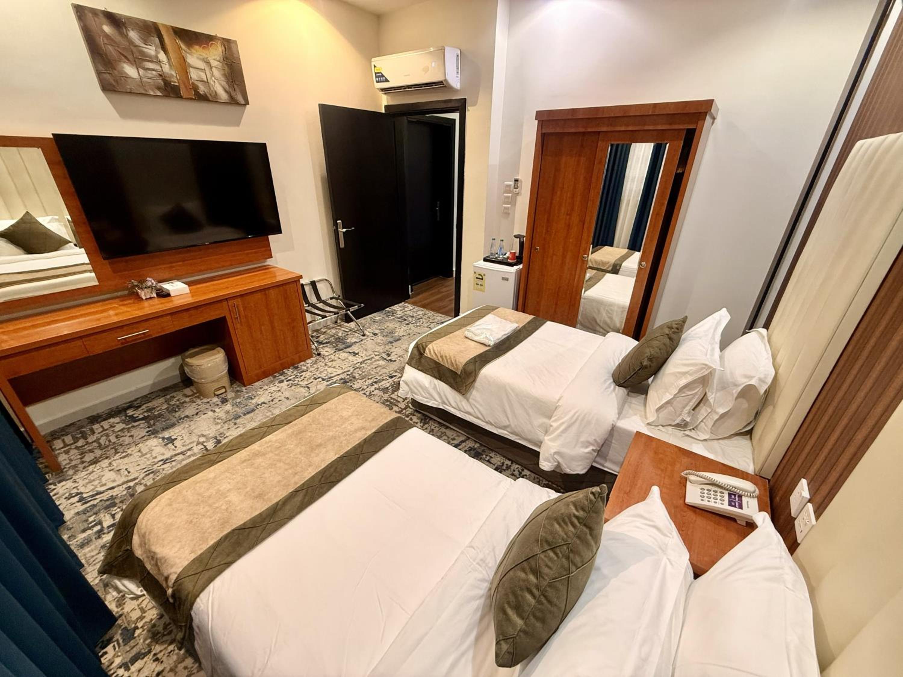 Deluxe Double or Twin Room