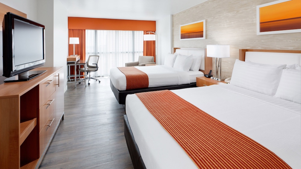 Standard Room, 2 Queen Beds (High Floor)