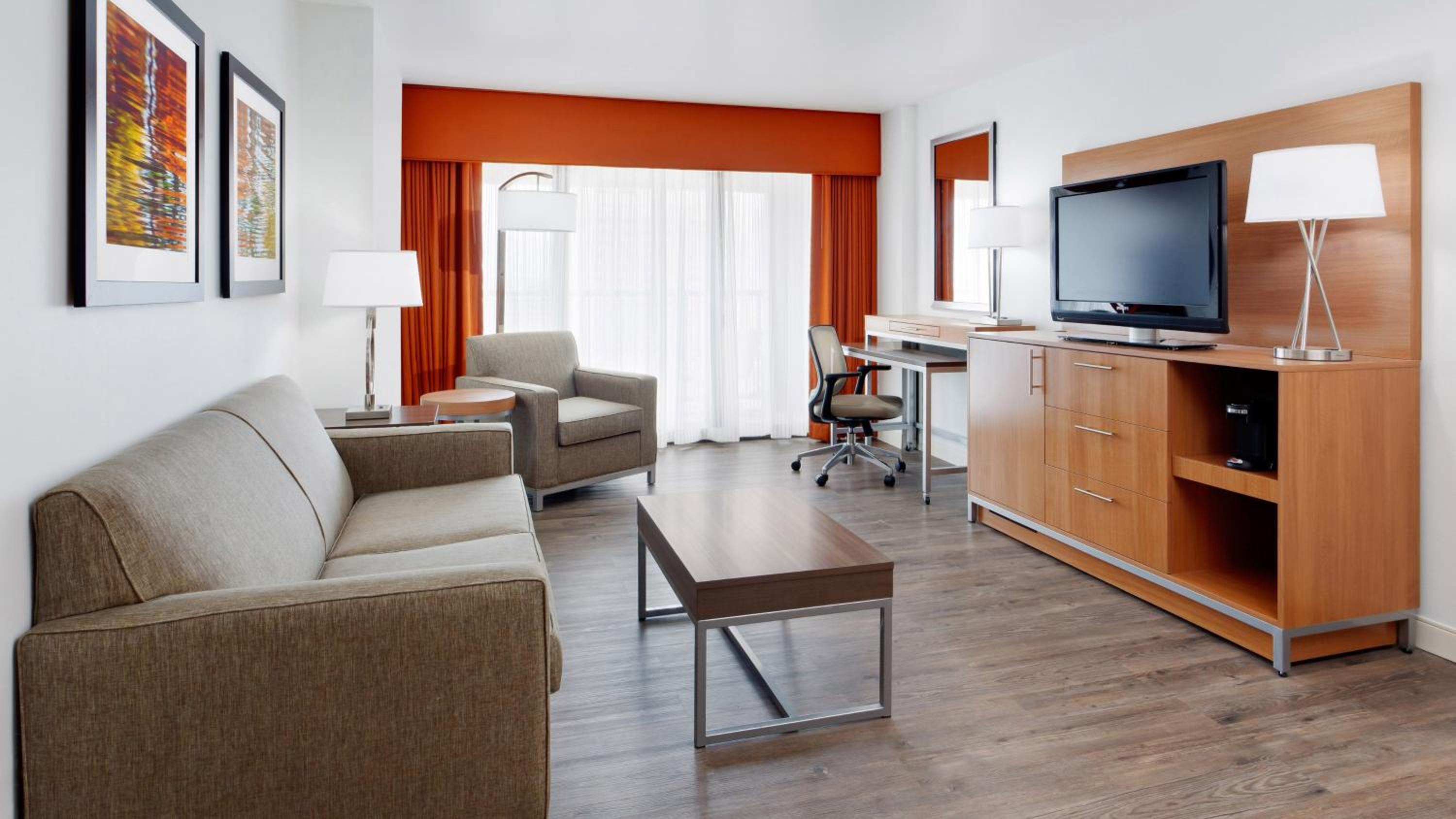 One-Bedroom Suite with Balcony