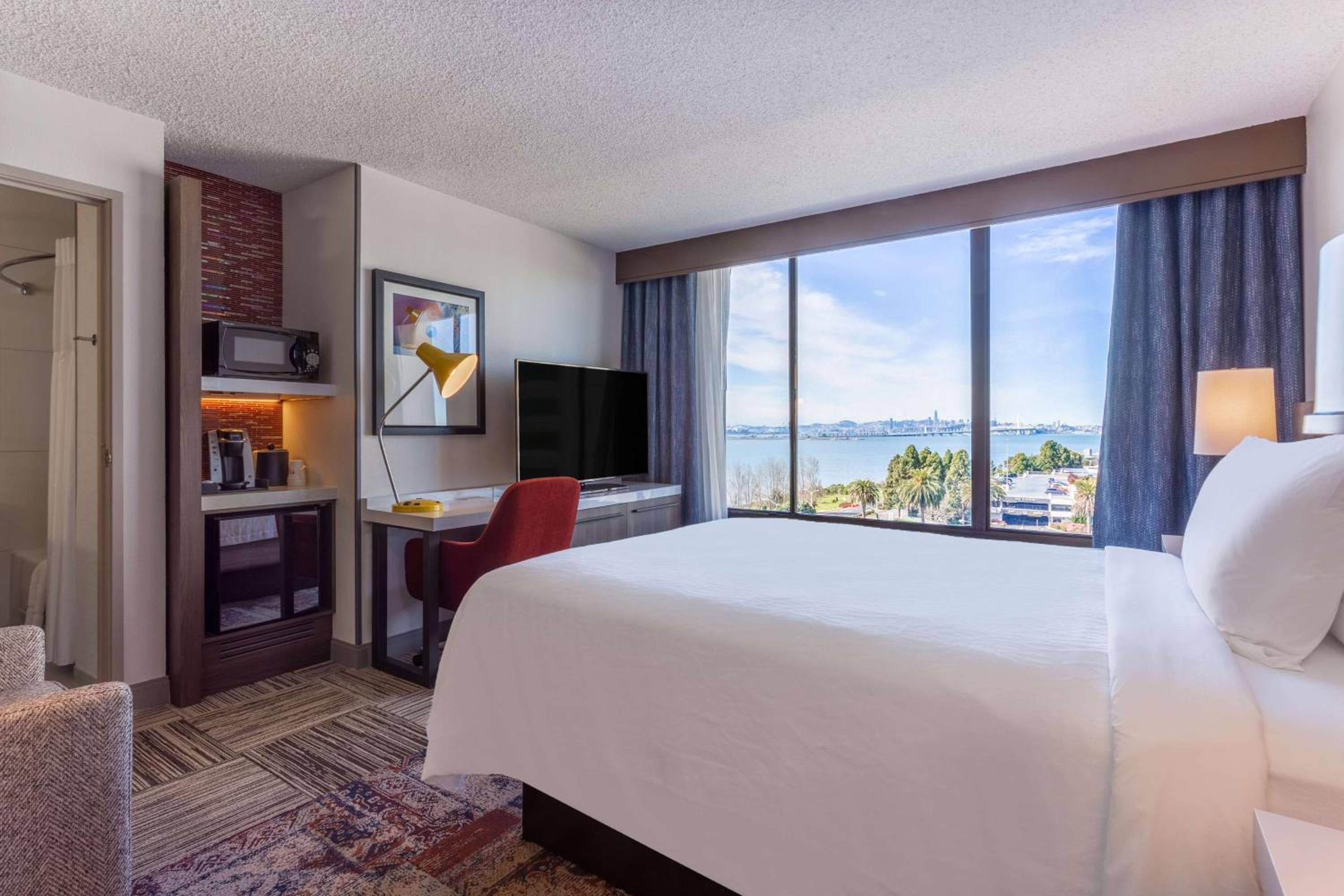 Queen Room with Bay View