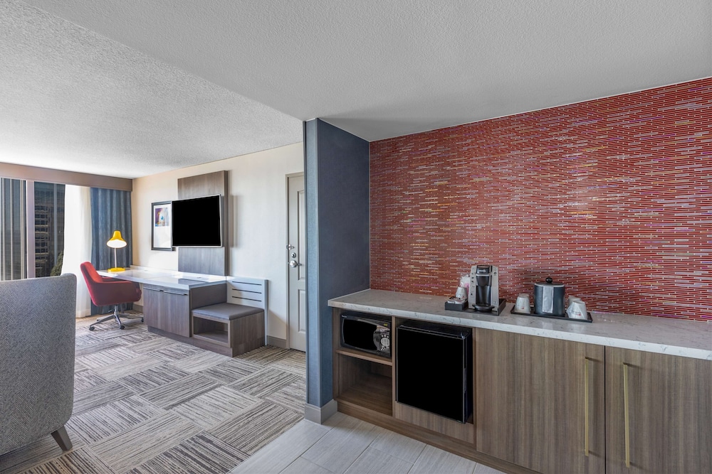 Suite, 1 King Bed