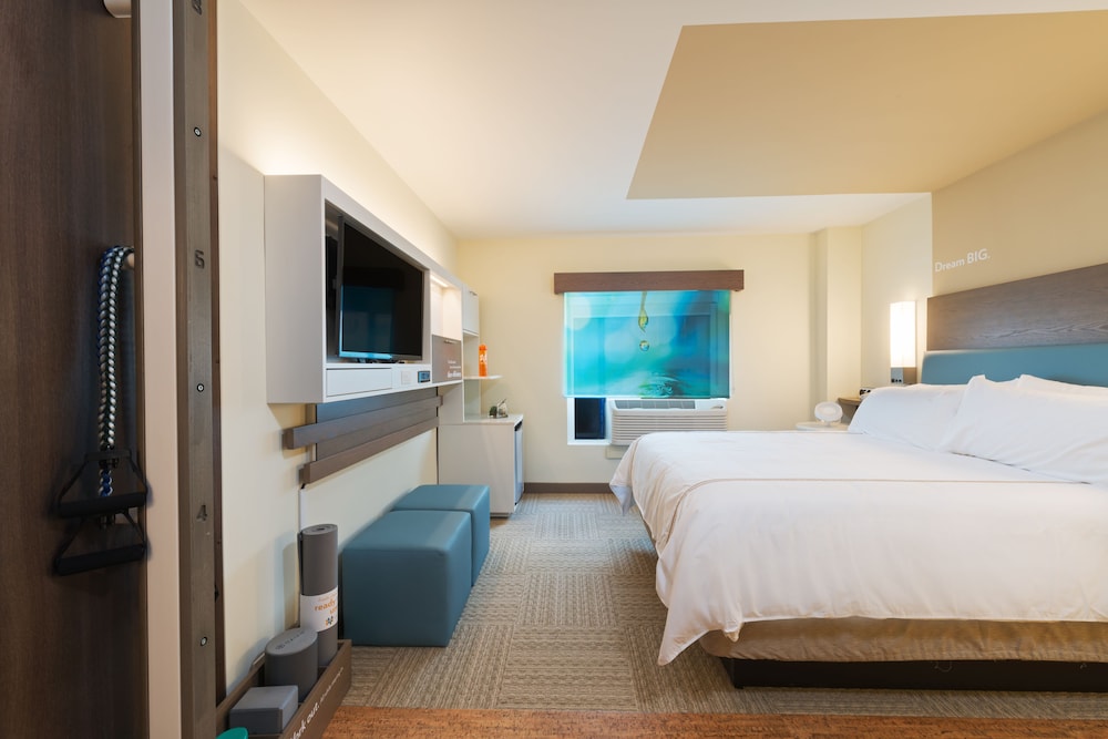 Standard Room, 1 Queen Bed, Accessible (Communications)