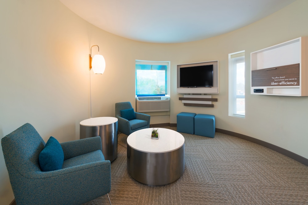 Suite, 1 King Bed (Walk-In Shower)