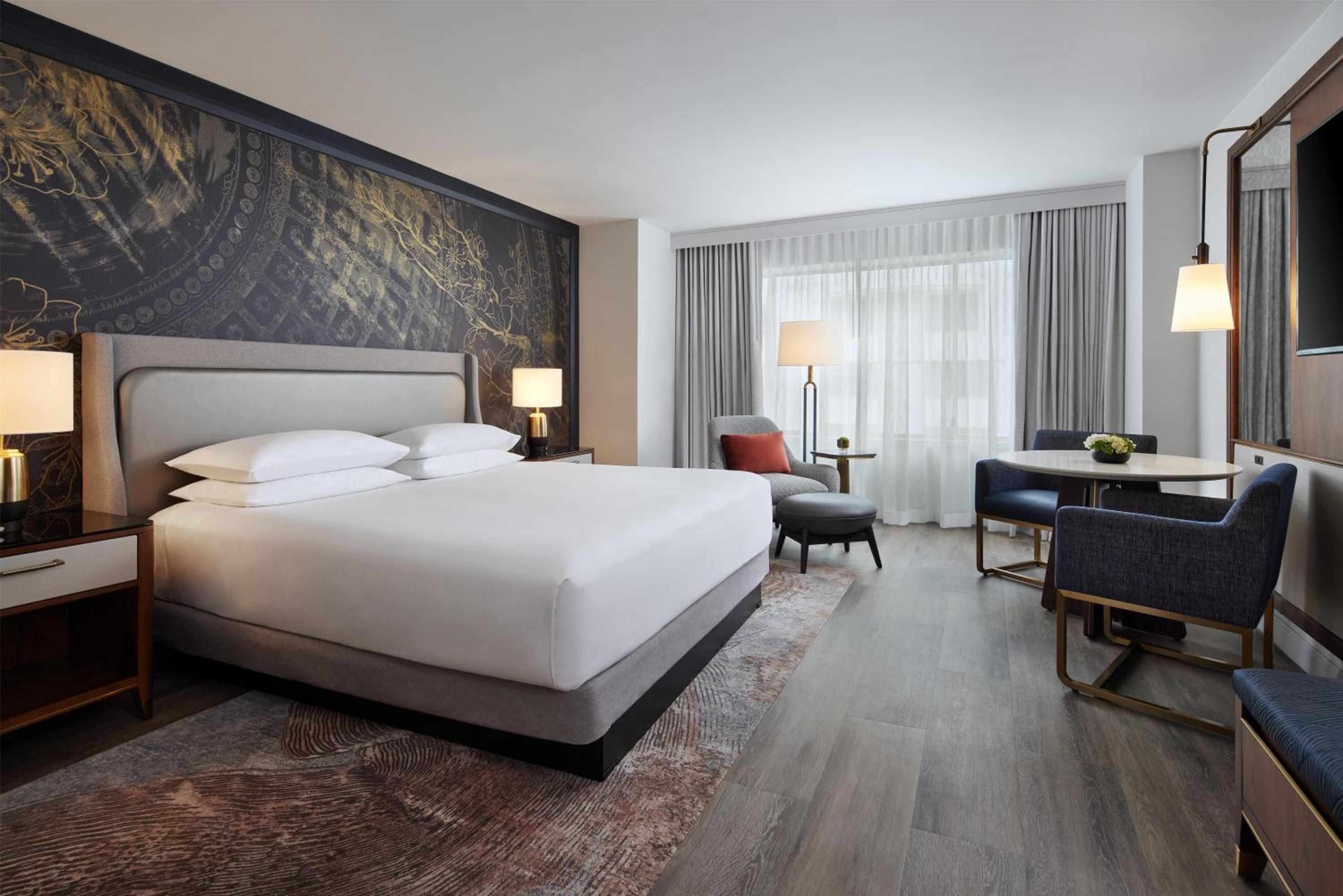 King Room with Atrium View