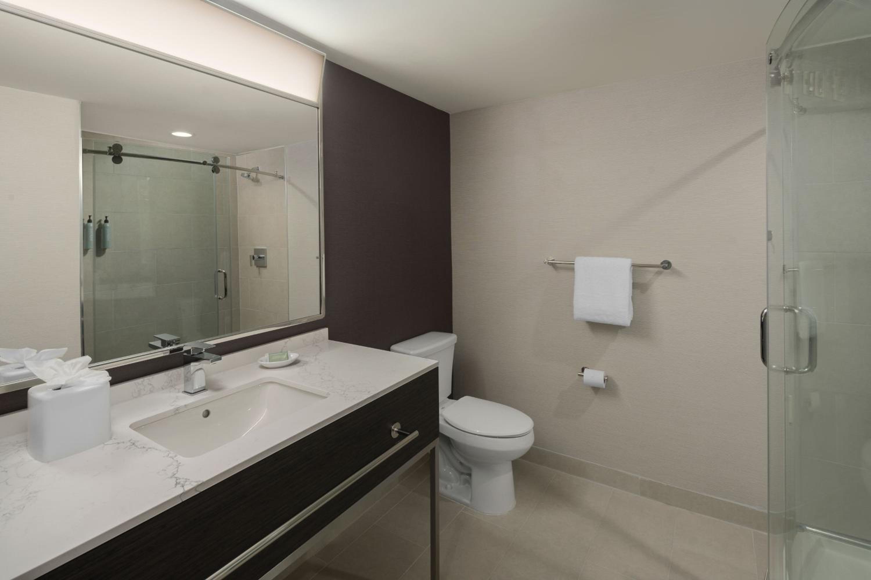 King Guest Room - High Floor