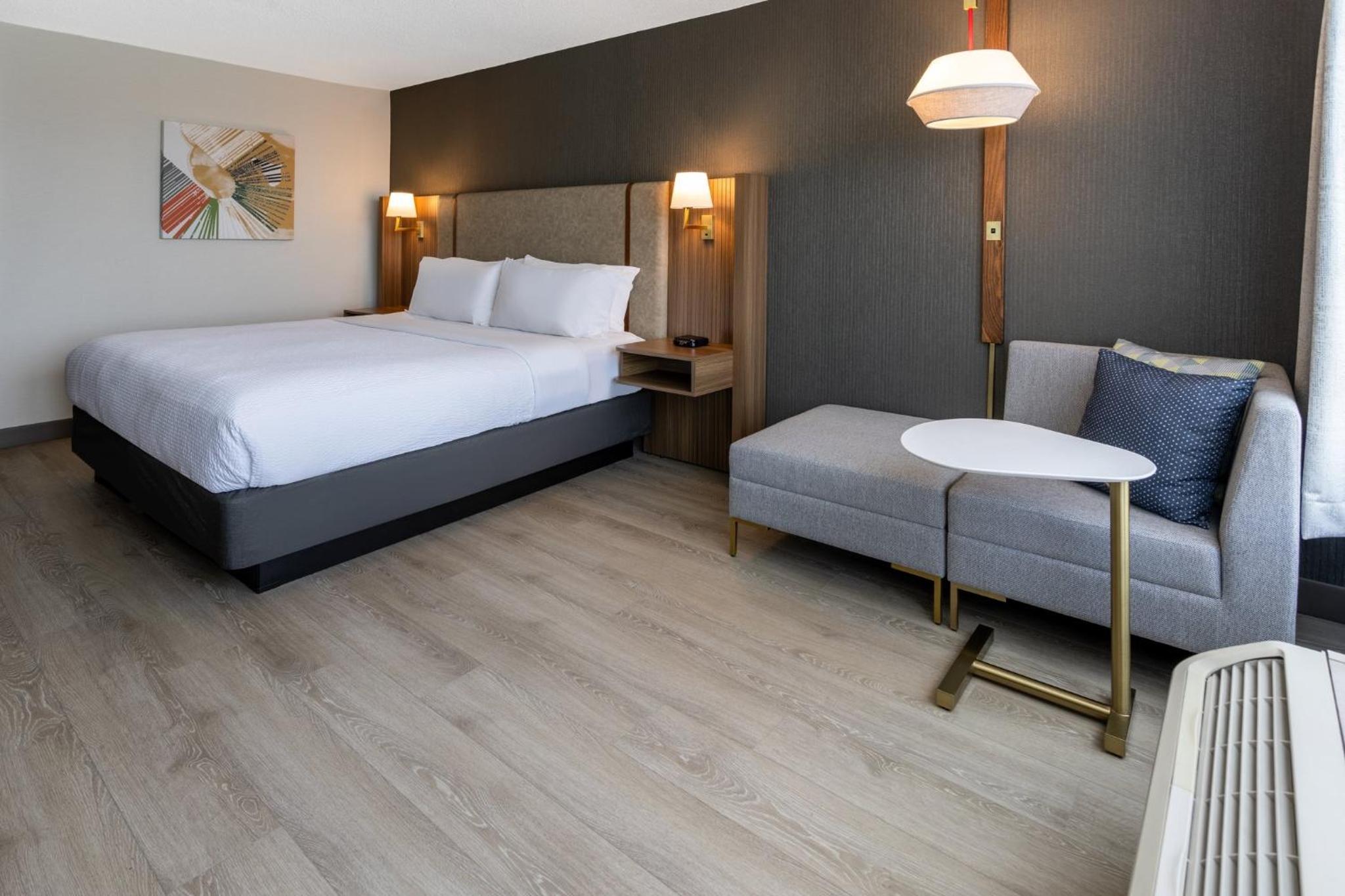 Standard King Room