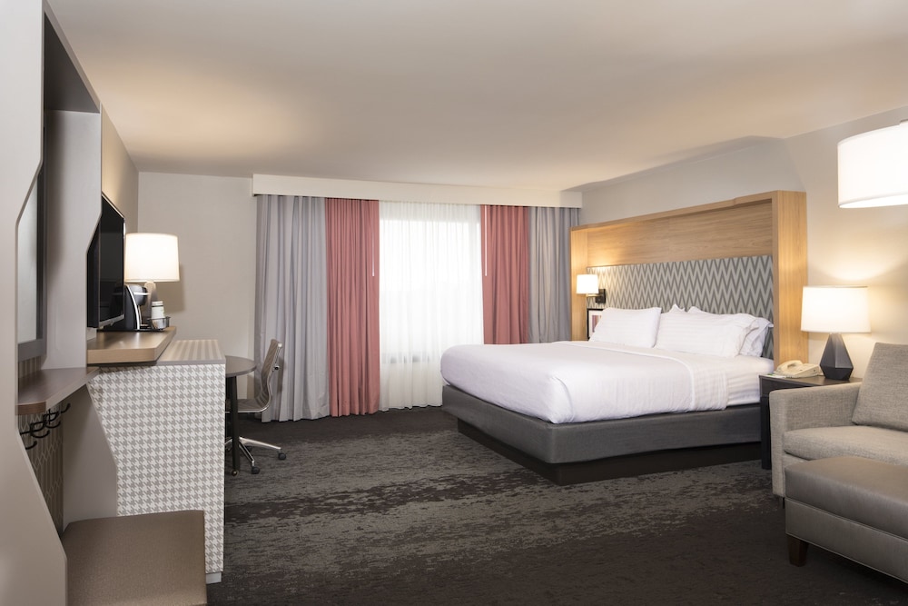 Standard Room, 2 Queen Beds, Accessible (Accessible Tub)