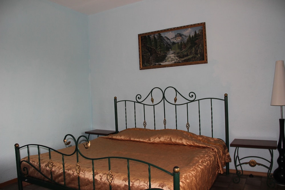 Basic Double Room