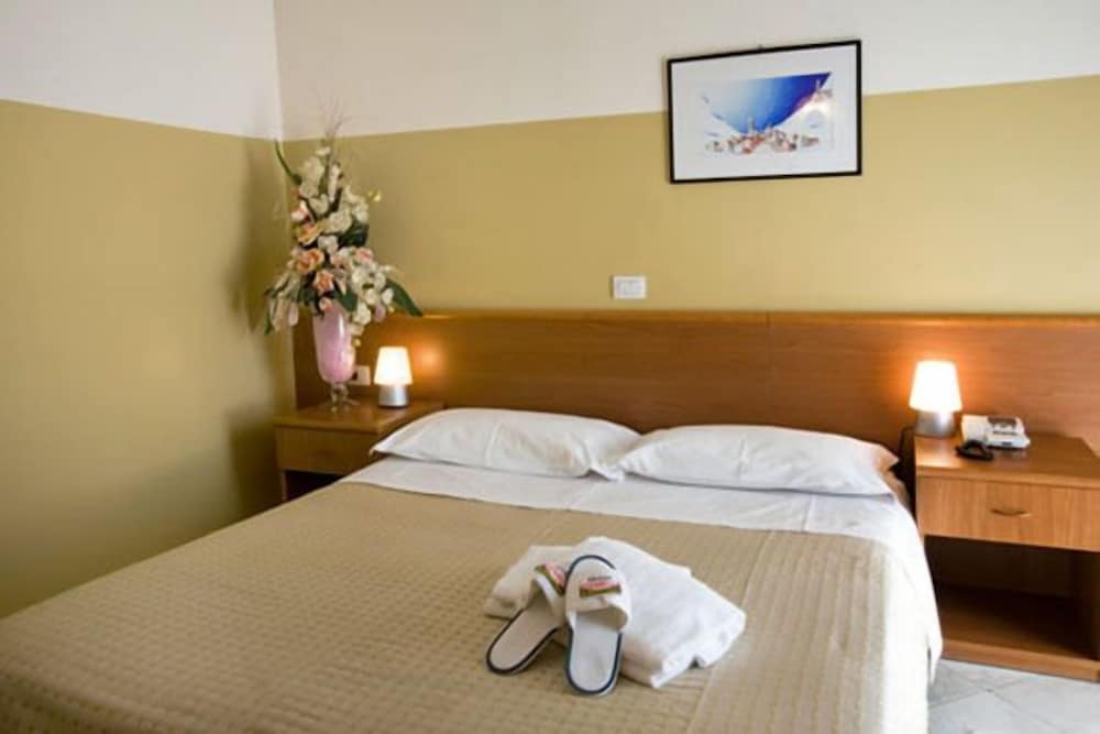 Single Room, 1 Large Twin Bed, Non Smoking
