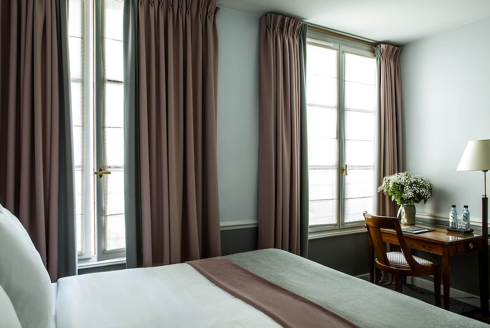 Junior Suite - Vue Paris