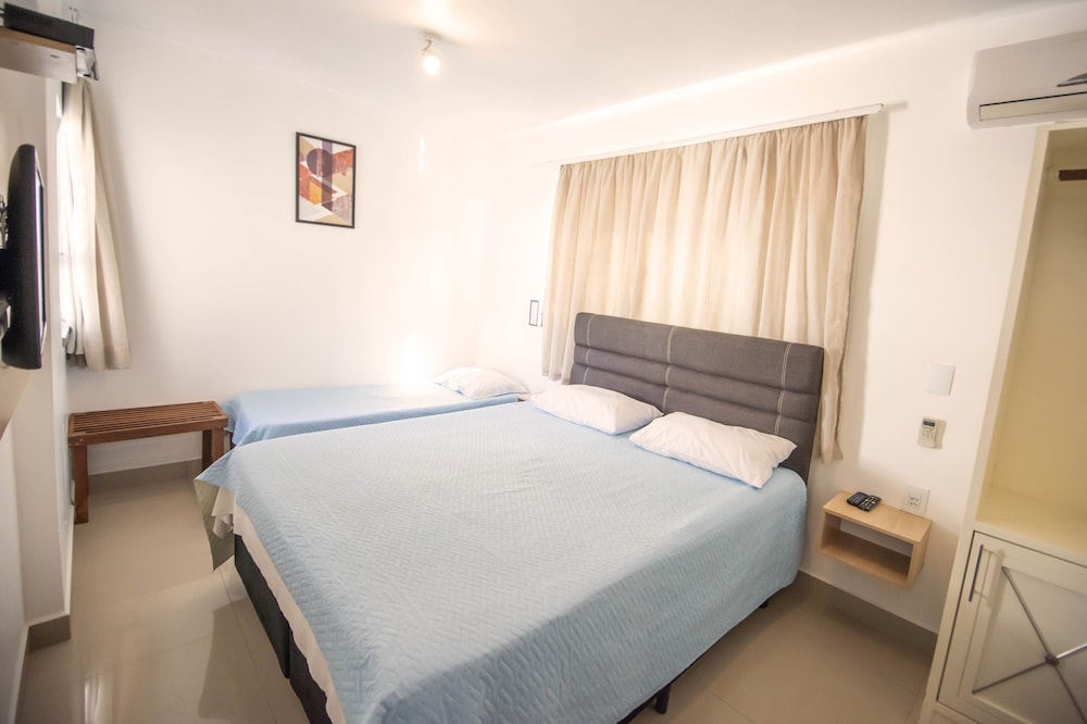 Deluxe Quadruple Room, Multiple Beds, Non Smoking